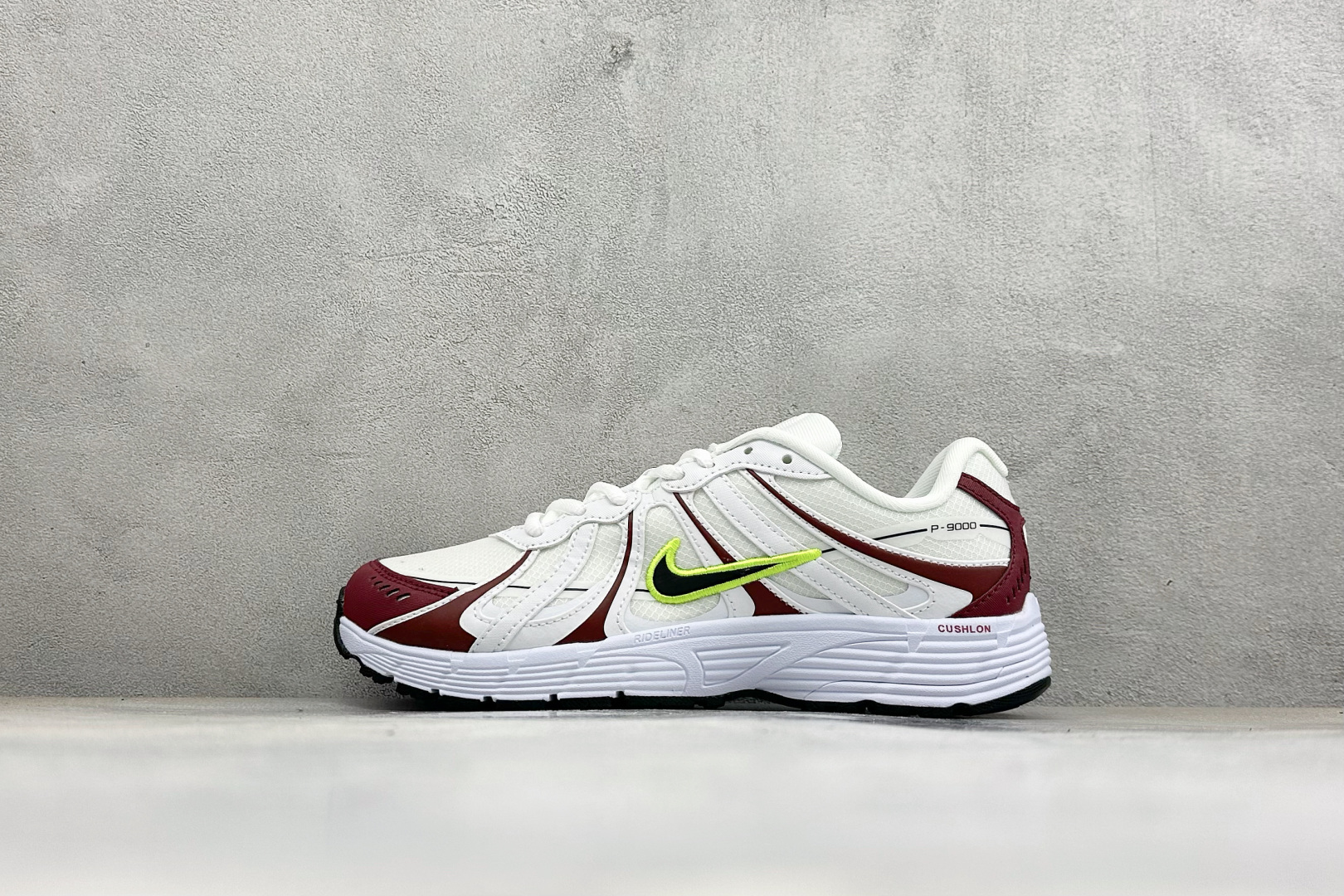 NIKE P-9000 复古休闲 耐克 低帮休闲城市通勤跑步鞋 货号: IZ4751-204 尺码: 36-45没半码 