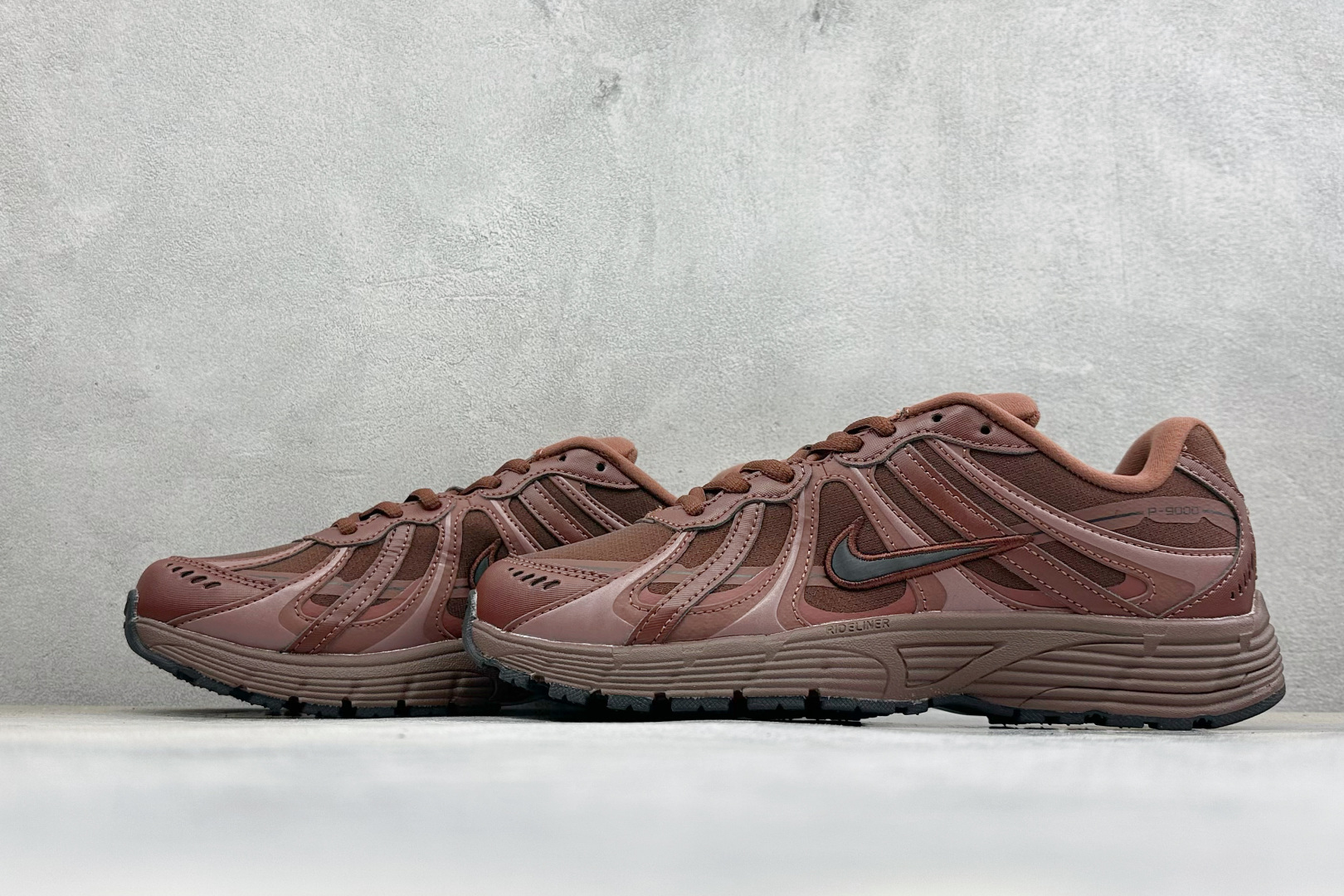 NIKE P-9000 复古休闲 耐克 低帮休闲城市通勤跑步鞋 货号: IZ4751-200 尺码: 36-45没半码 
