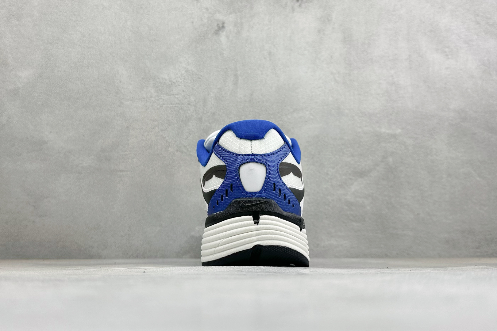 NIKE P-9000 复古休闲 耐克 低帮休闲城市通勤跑步鞋 货号: IZ4752-100 尺码: 36-45没半码 