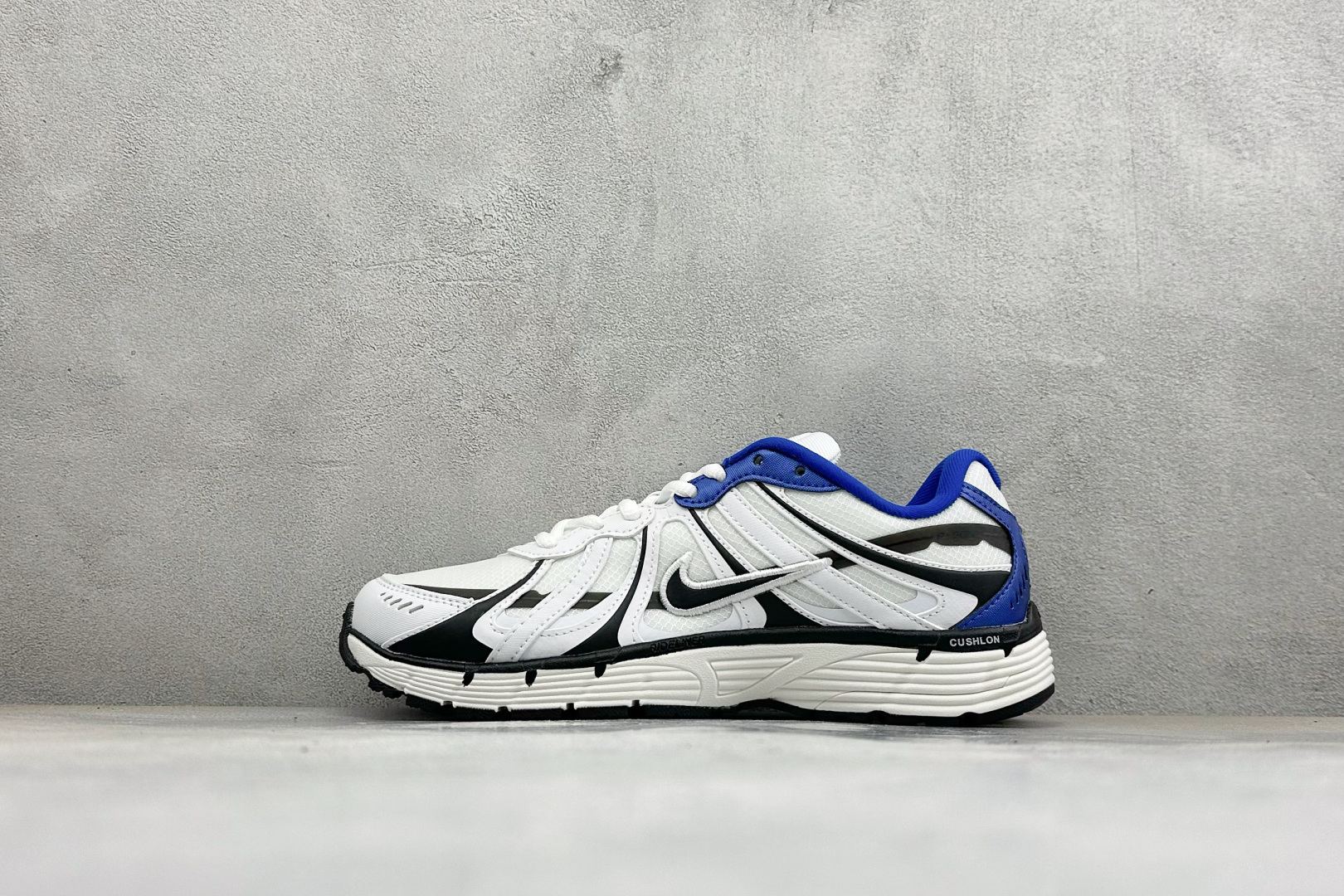 NIKE P-9000 复古休闲 耐克 低帮休闲城市通勤跑步鞋 货号: IZ4752-100 尺码: 36-45没半码 