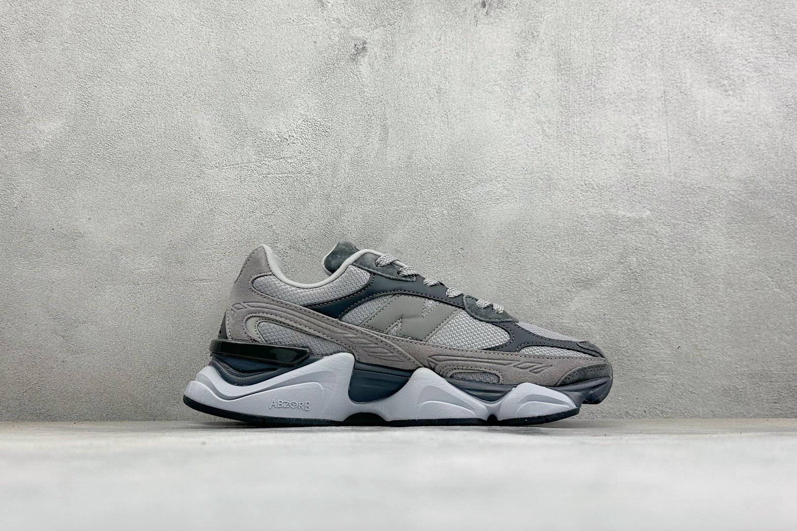 BF版New Balance 9060系列 新百伦 复古休闲运动慢跑鞋 鞋面大身由空间双格及磨砂鞋面拼接而生 采用大面积 BF版New Balance 9060系列 新百伦 复古休闲运动慢跑鞋 鞋面大身由空间双格及磨砂鞋面拼接而生 采用大面积