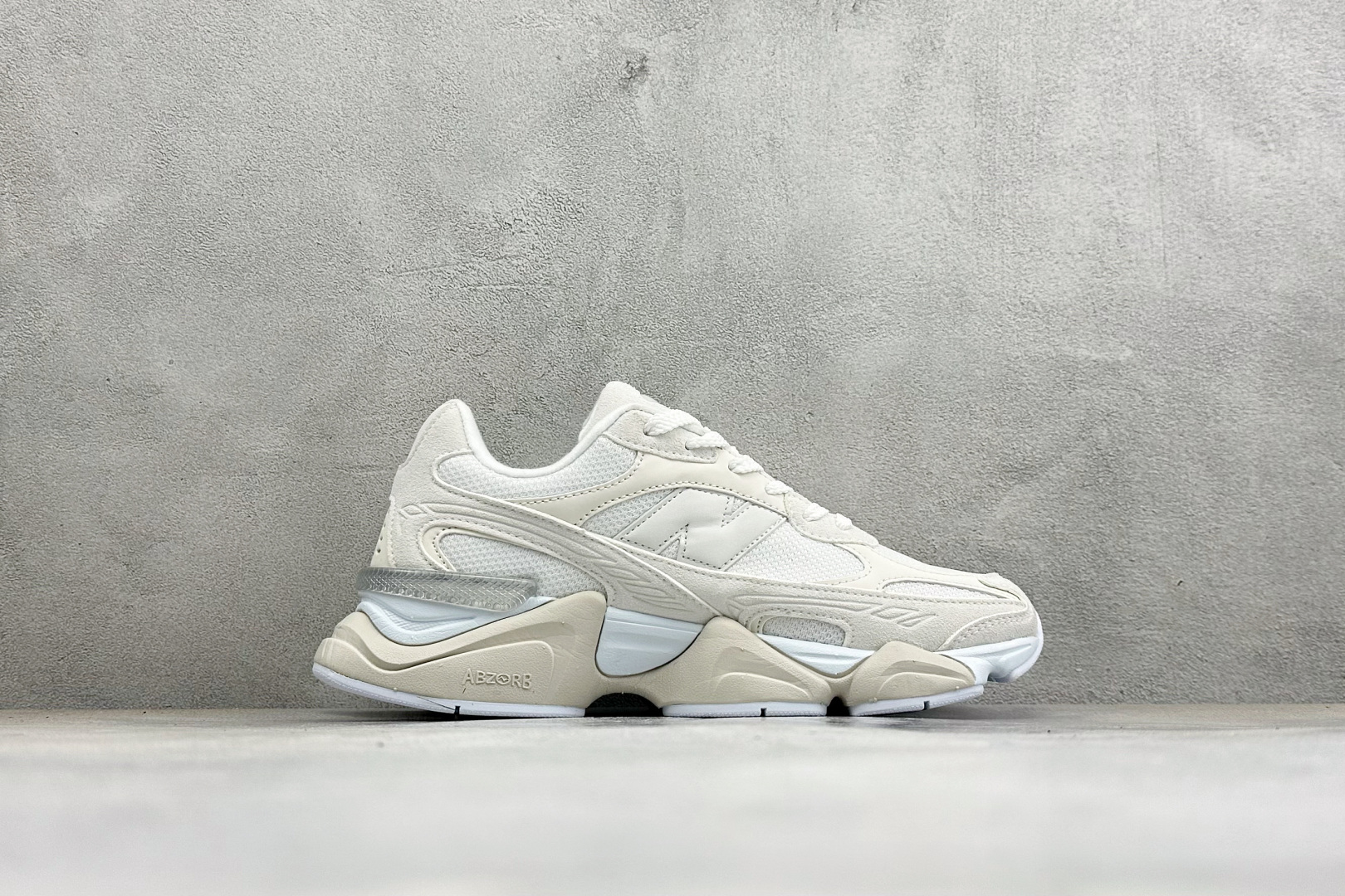 BF版New Balance 9060系列 新百伦 复古休闲运动慢跑鞋 鞋面大身由空间双格及磨砂鞋面拼接而生 采用大面积