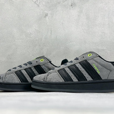 Adidas Originals Campus 00s 面包鞋 鞋身采用绒面皮料搭配常规皮革 质感上还是延续了经典 Ca Adidas Originals Campus 00s 面包鞋 鞋身采用绒面皮料搭配常规皮革 质感上还是延续了经典 Ca