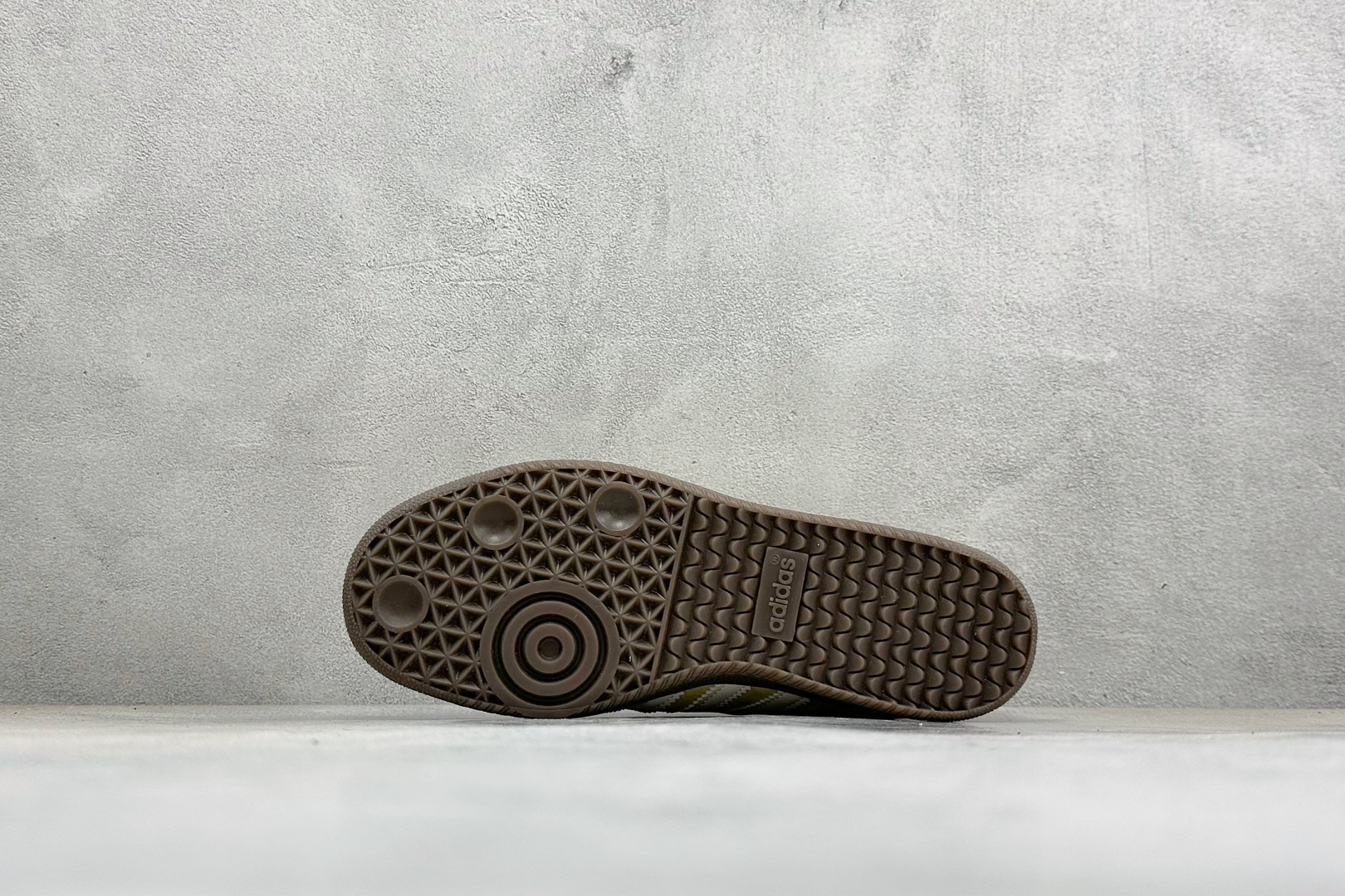 FX版Adidas三叶草SAMBA Jane W 玛丽珍鞋 该鞋款鞋面采用多种材料拼接(缝/车线) Superstar系