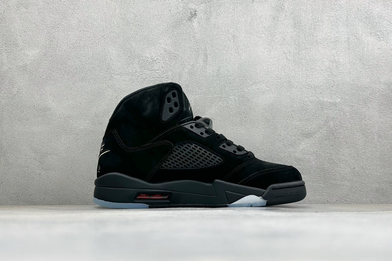 F版Air Jordan 5 Retro OG AJ5 乔5万圣节 #整鞋以黑色为主鞋面，中底火焰纹路；侧身23logo