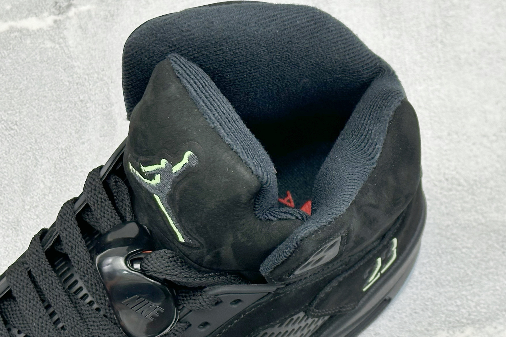 F版Air Jordan 5 Retro OG AJ5 乔5万圣节 #整鞋以黑色为主鞋面，中底火焰纹路；侧身23logo