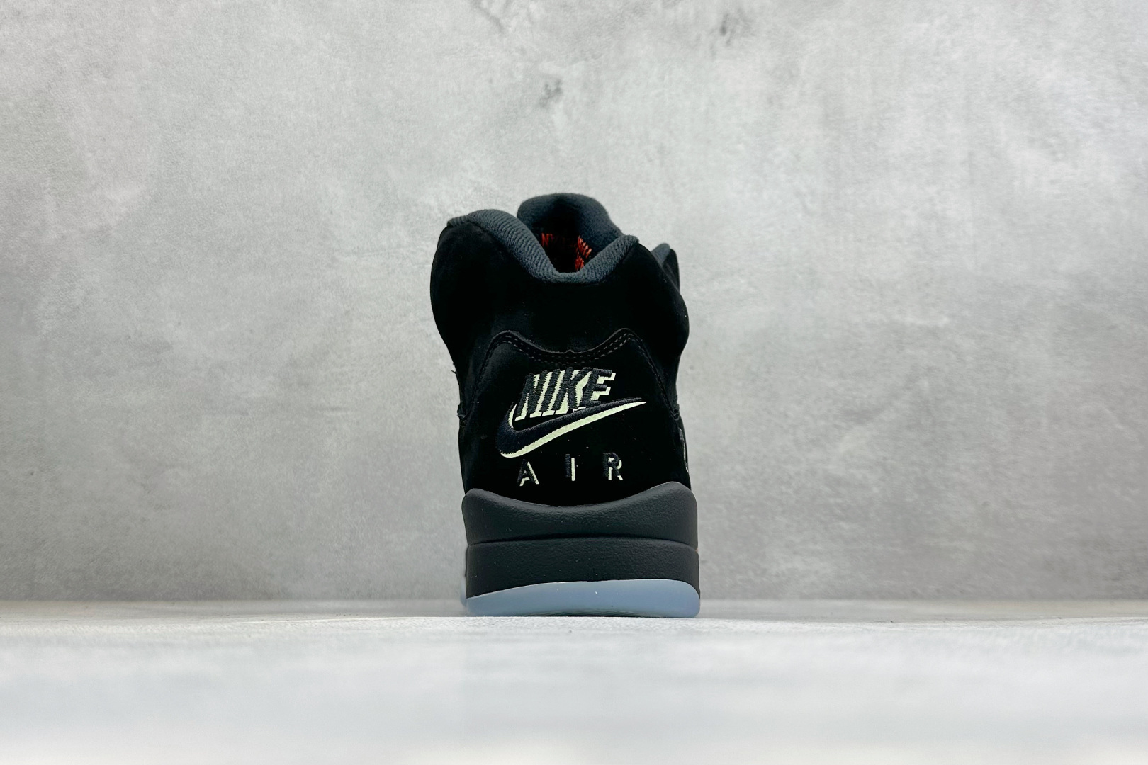 F版Air Jordan 5 Retro OG AJ5 乔5万圣节 #整鞋以黑色为主鞋面，中底火焰纹路；侧身23logo