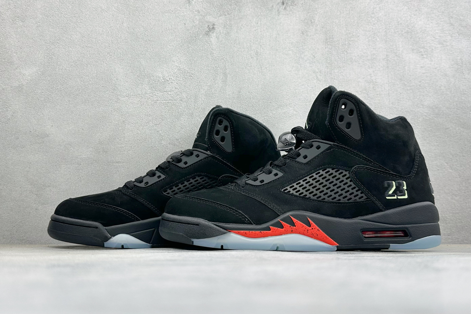 F版Air Jordan 5 Retro OG AJ5 乔5万圣节 #整鞋以黑色为主鞋面，中底火焰纹路；侧身23logo