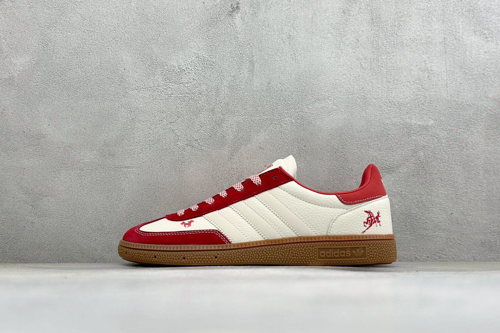 福利特价 Adidas Originals Gazelle Indoor 马年联名 桑巴果冻休闲百搭低帮板鞋 原装头层材 福利特价 Adidas Originals Gazelle Indoor 马年联名 桑巴果冻休闲百搭低帮板鞋 原装头层材