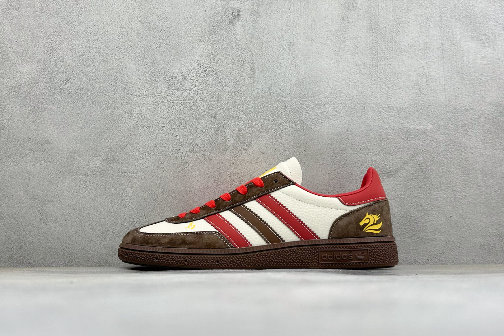福利特价 Adidas Originals Gazelle Indoor 马年联名 桑巴果冻休闲百搭低帮板鞋 原装头层材