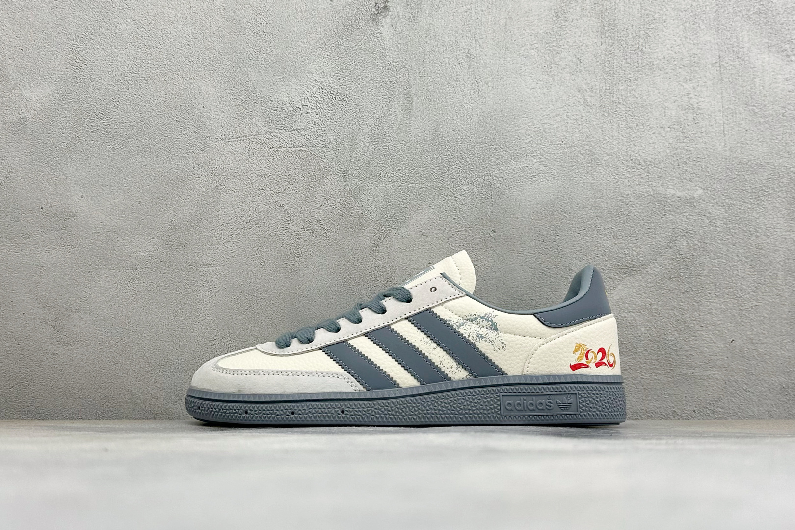 福利特价 Adidas Originals Gazelle Indoor 马年联名 桑巴果冻休闲百搭低帮板鞋 原装头层材 福利特价 Adidas Originals Gazelle Indoor 马年联名 桑巴果冻休闲百搭低帮板鞋 原装头层材