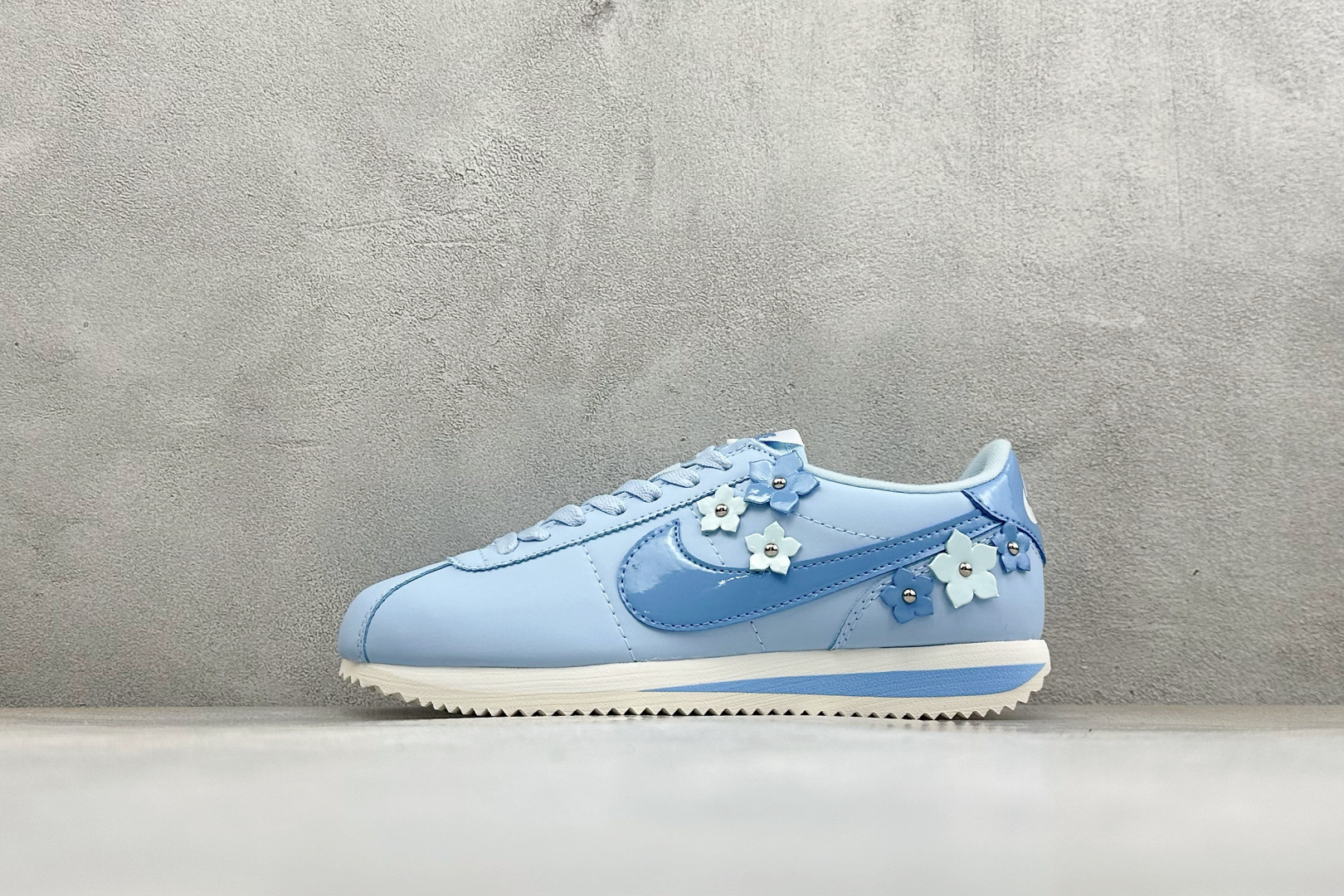 Nike Classic Cortez 耐克 经典轻便舒适 阿甘鞋休闲跑步鞋运动鞋 纯粹而执着的精神 使得Cortez种