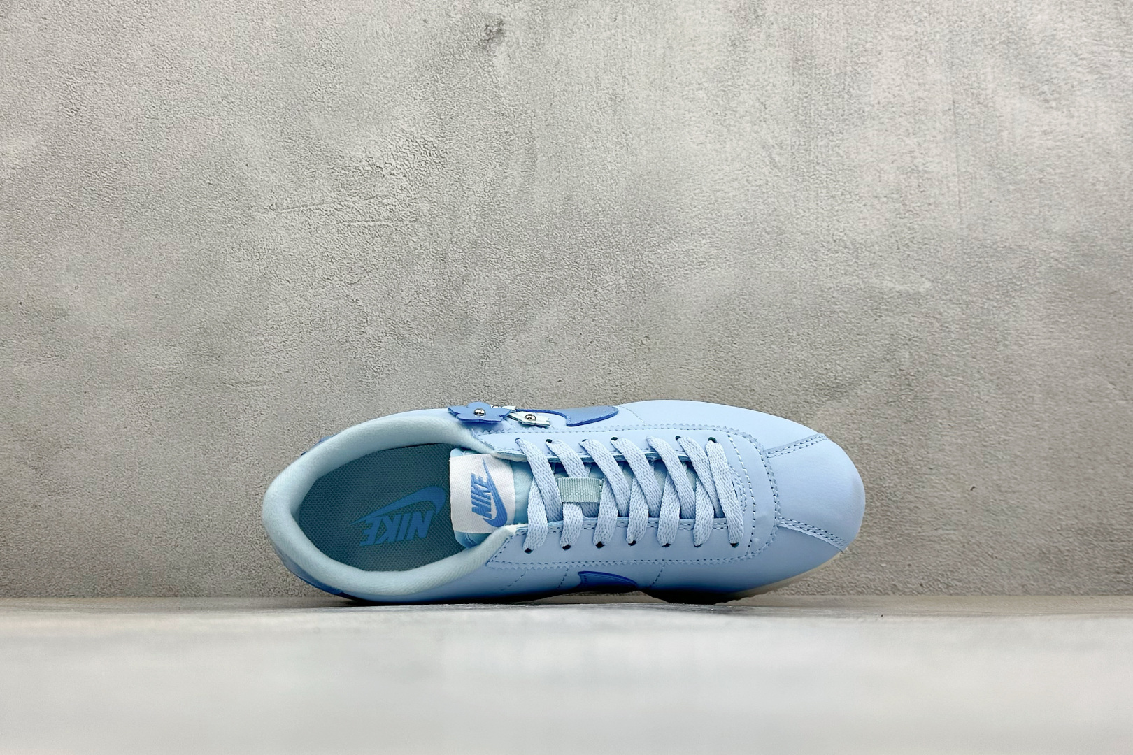 Nike Classic Cortez 耐克 经典轻便舒适 阿甘鞋休闲跑步鞋运动鞋 纯粹而执着的精神 使得Cortez种 Nike Classic Cortez 耐克 经典轻便舒适 阿甘鞋休闲跑步鞋运动鞋 纯粹而执着的精神 使得Cortez种