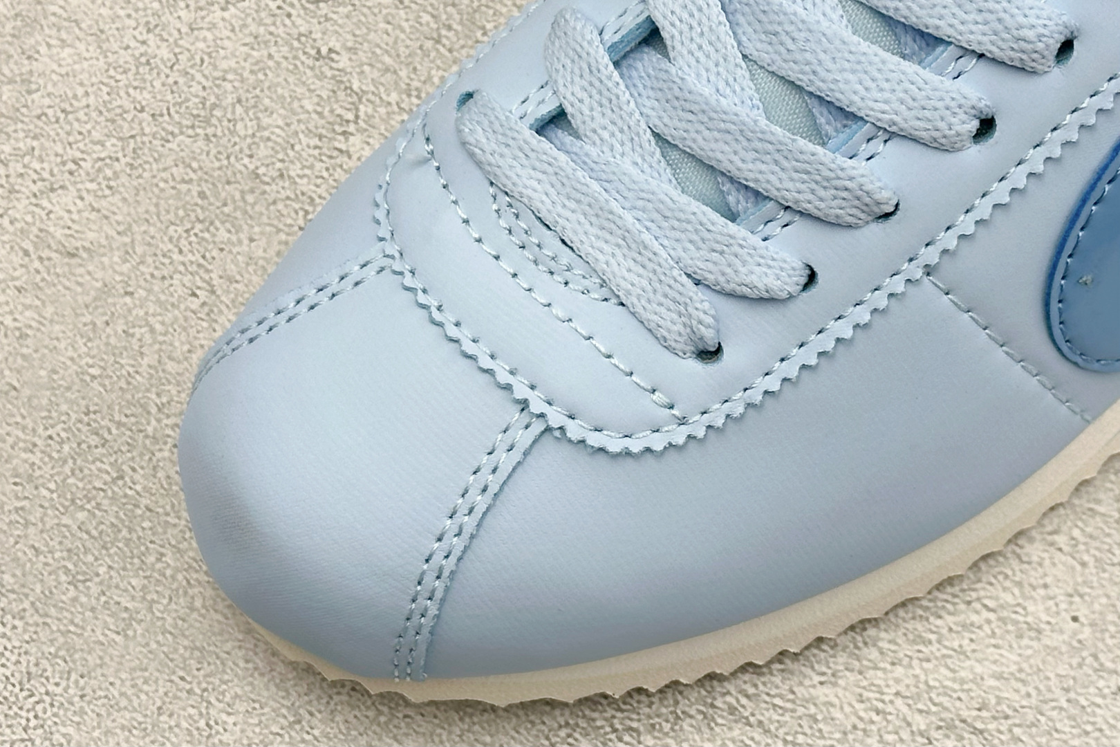 Nike Classic Cortez 耐克 经典轻便舒适 阿甘鞋休闲跑步鞋运动鞋 纯粹而执着的精神 使得Cortez种 Nike Classic Cortez 耐克 经典轻便舒适 阿甘鞋休闲跑步鞋运动鞋 纯粹而执着的精神 使得Cortez种