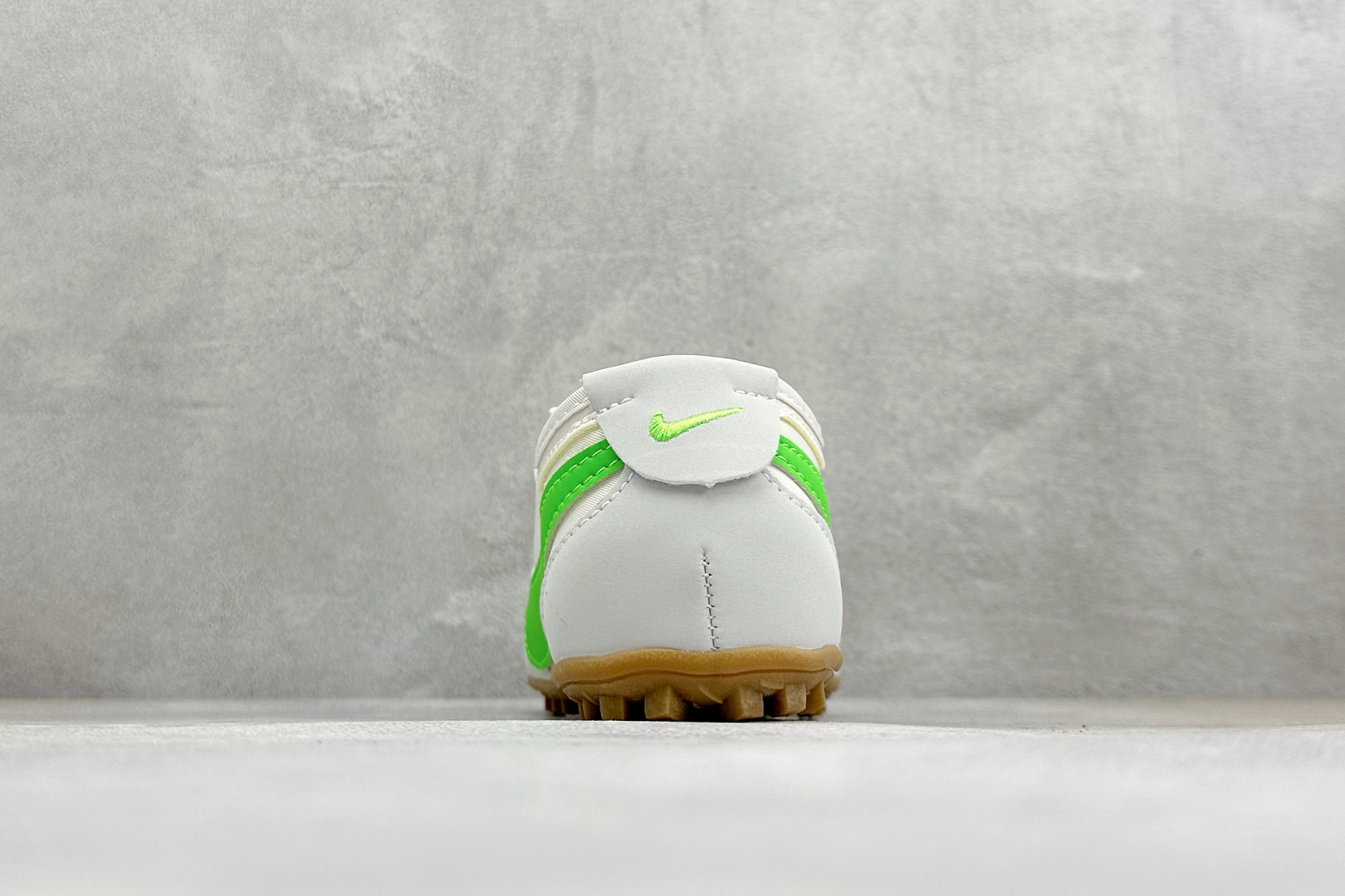 Nike Moon Shoe OG Summit 耐克 柔软舒适防滑耐磨 低帮休闲板鞋 货号: II0407-102 尺
