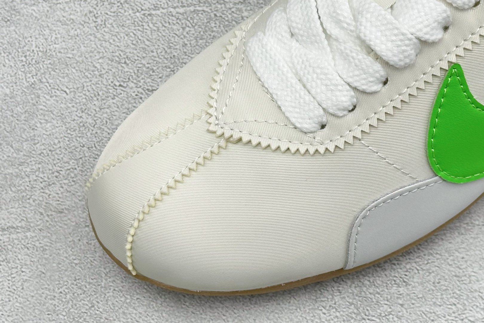 Nike Moon Shoe OG Summit 耐克 柔软舒适防滑耐磨 低帮休闲板鞋 货号: II0407-102 尺