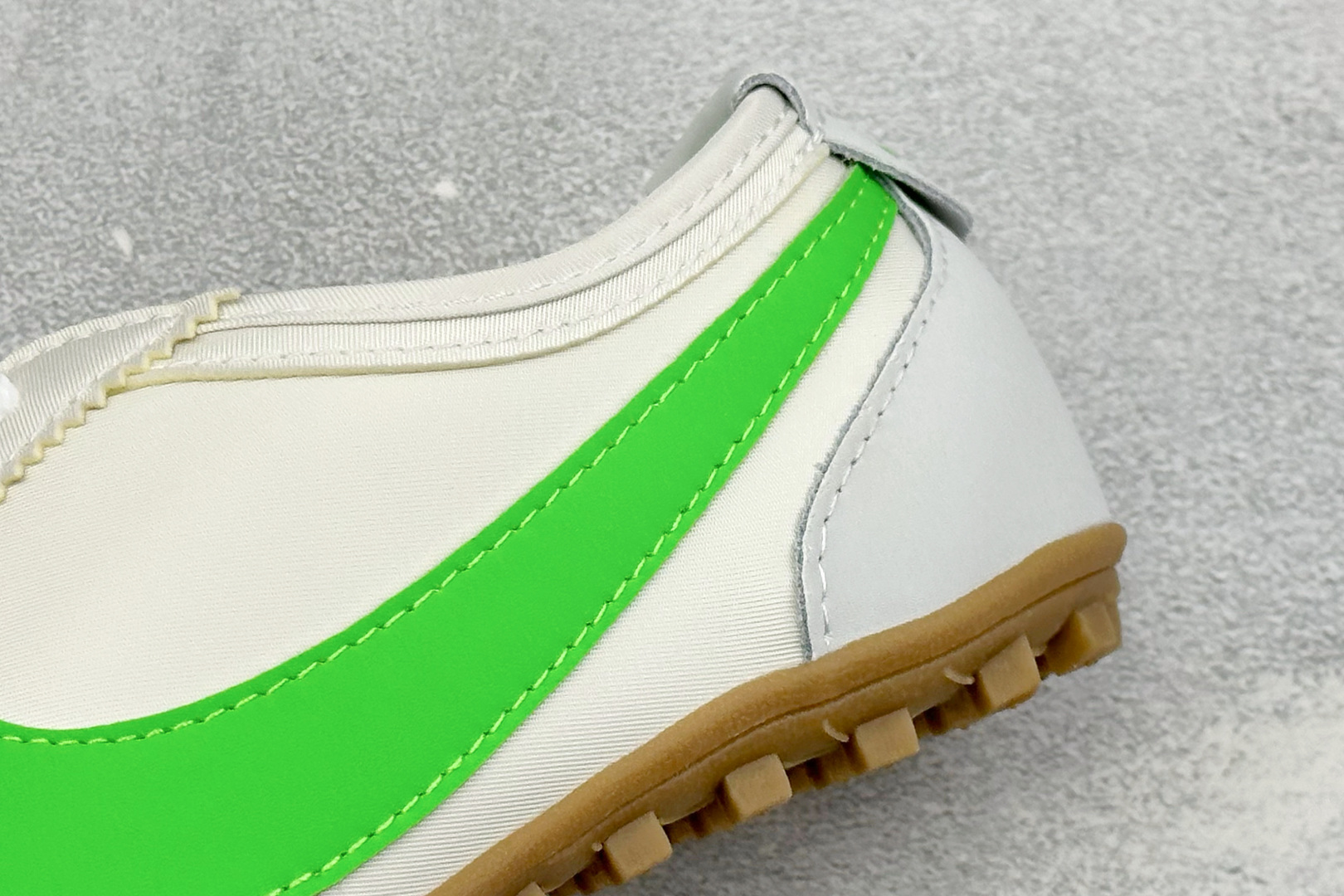 Nike Moon Shoe OG Summit 耐克 柔软舒适防滑耐磨 低帮休闲板鞋 货号: II0407-102 尺