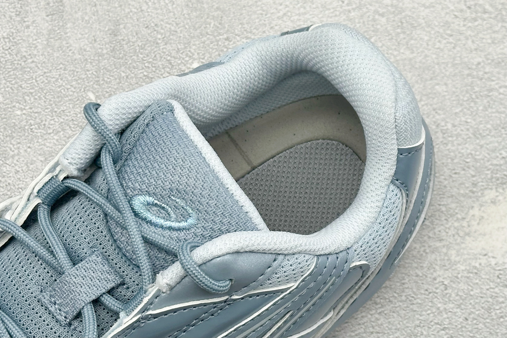 ZH版Asics Hypersync 亚瑟士 薄底德训 时尚经典透气包裹性轻便 低帮休闲板鞋 以复古之名 解锁街头新表达 ZH版Asics Hypersync 亚瑟士 薄底德训 时尚经典透气包裹性轻便 低帮休闲板鞋 以复古之名 解锁街头新表达