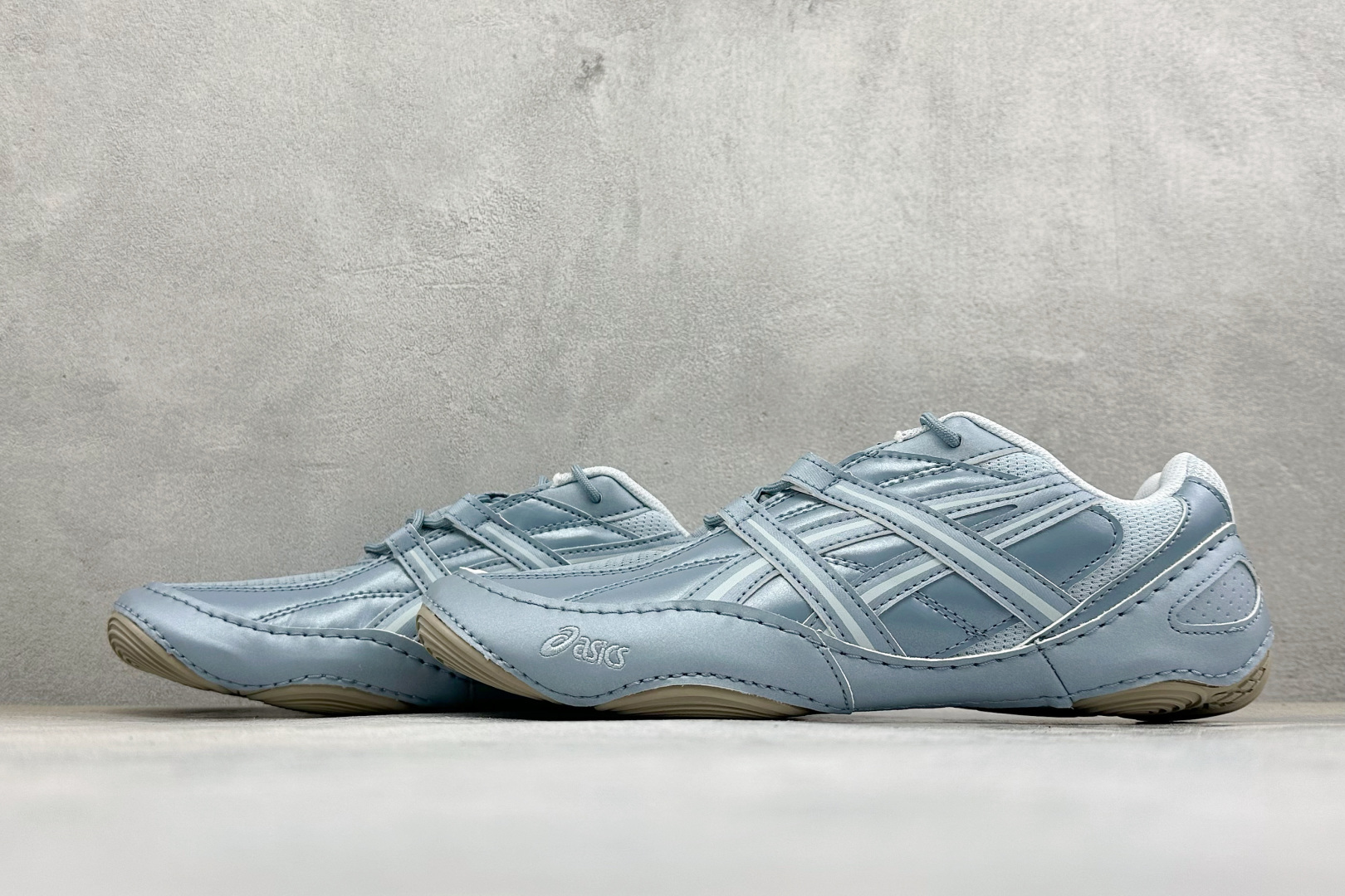 ZH版Asics Hypersync 亚瑟士 薄底德训 时尚经典透气包裹性轻便 低帮休闲板鞋 以复古之名 解锁街头新表达 ZH版Asics Hypersync 亚瑟士 薄底德训 时尚经典透气包裹性轻便 低帮休闲板鞋 以复古之名 解锁街头新表达