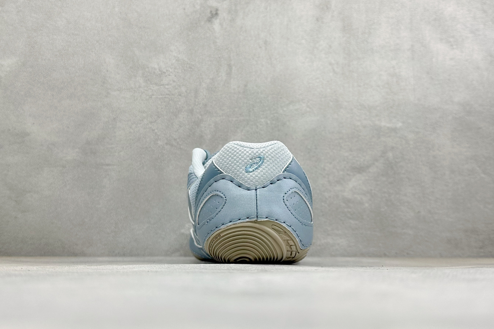 ZH版Asics Hypersync 亚瑟士 薄底德训 时尚经典透气包裹性轻便 低帮休闲板鞋 以复古之名 解锁街头新表达 ZH版Asics Hypersync 亚瑟士 薄底德训 时尚经典透气包裹性轻便 低帮休闲板鞋 以复古之名 解锁街头新表达