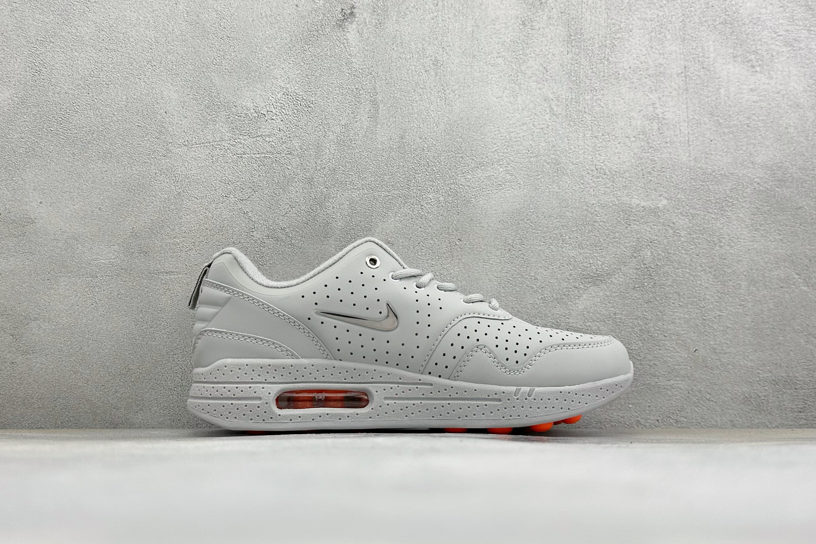 Y版NIKE AIR MAX I MIND 舒适百搭 防滑耐磨 低帮生活休闲鞋 货号：HQ1808-002 尺码：36-