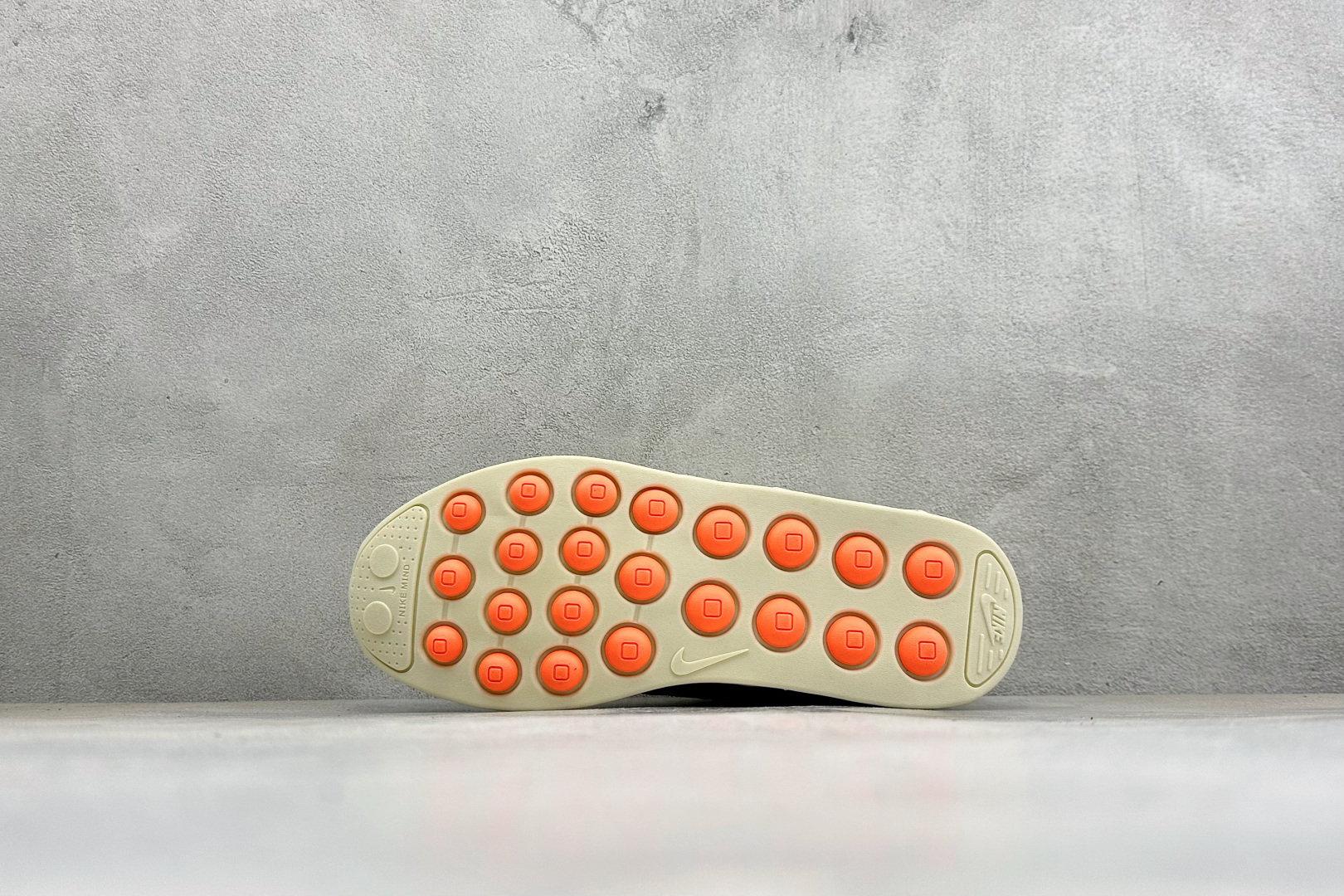 Y版NIKE AIR MAX I MIND 舒适百搭 防滑耐磨 低帮生活休闲鞋 货号：HQ1808-200 尺码：36-