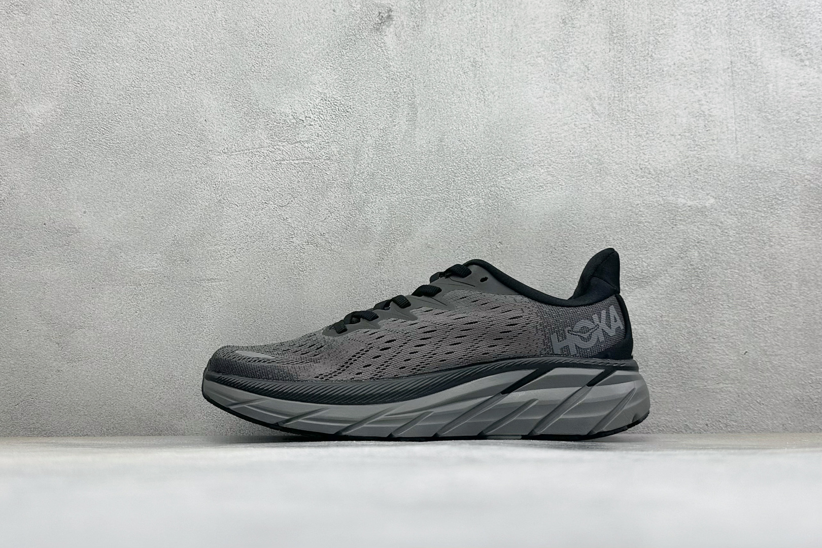 福利特价 Hoka One One Clifton 8 公路减震防滑休闲跑鞋 货号：-LRNC 尺码：36-45 