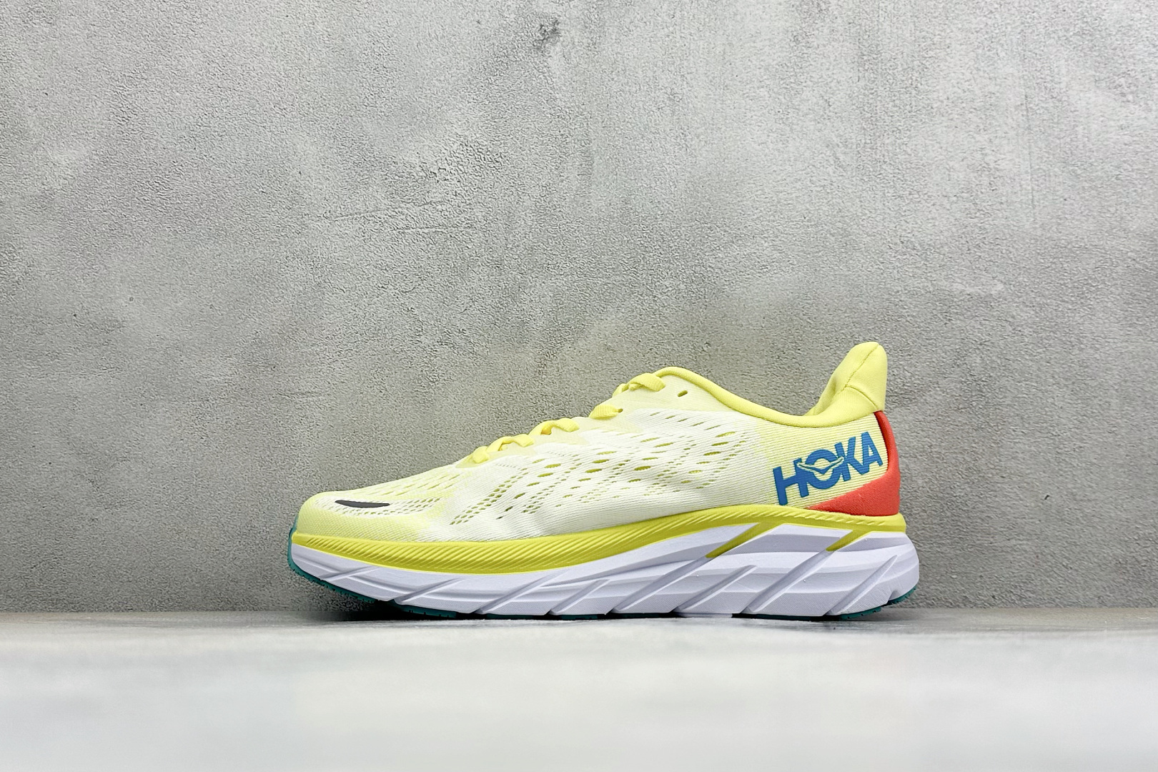 福利特价 Hoka One One Clifton 8 公路减震防滑休闲跑鞋 货号：-LRNC 尺码：36-45 