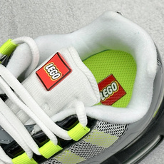 NIKE AIR MAX 95 OG 耐克 气垫复古慢跑百搭鞋休闲运动鞋(乐高/鞋盒破损乱涂扣20) 这双鞋采用前脚掌开 NIKE AIR MAX 95 OG 耐克 气垫复古慢跑百搭鞋休闲运动鞋(乐高/鞋盒破损乱涂扣20) 这双鞋采用前脚掌开