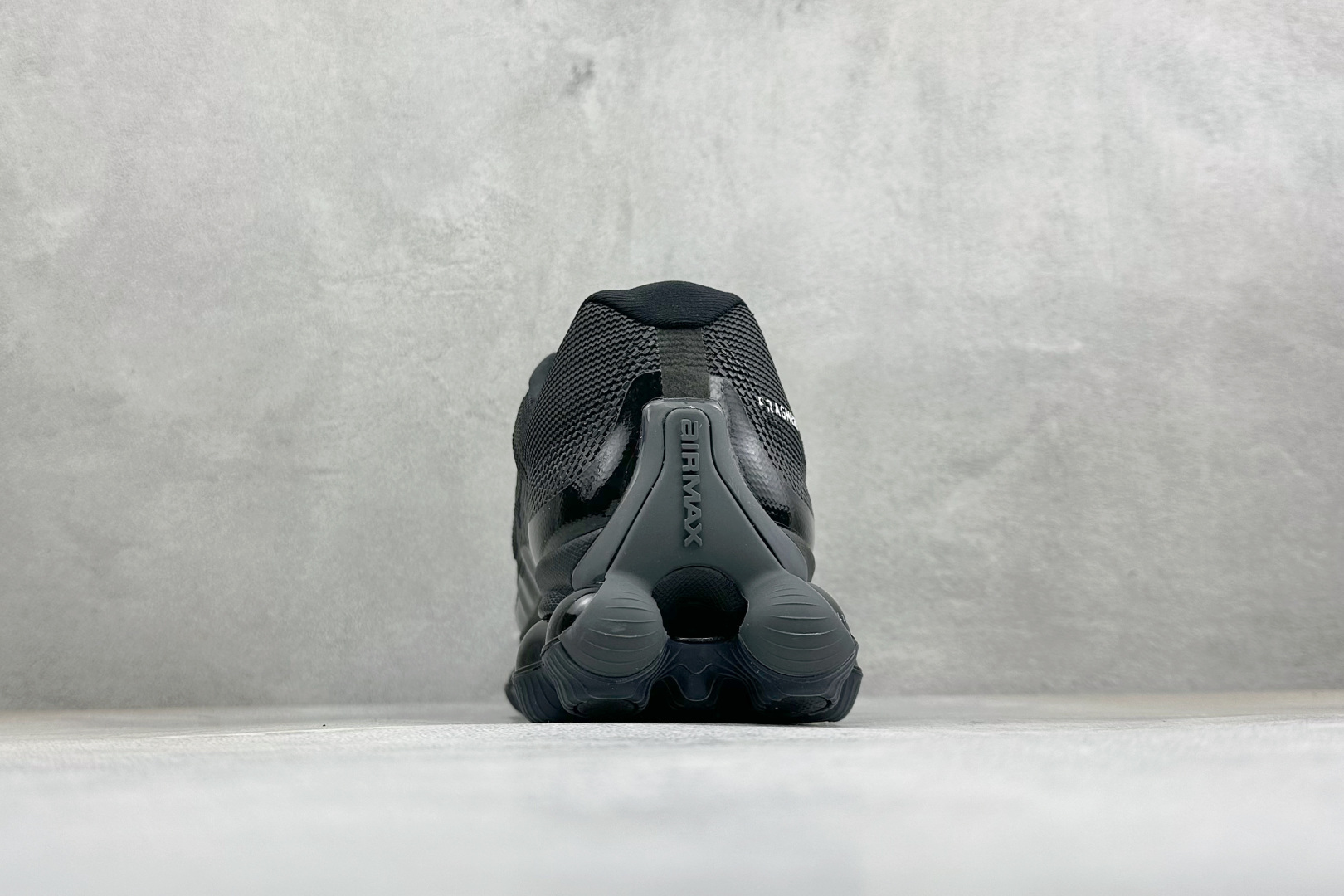 纯原Nike Air Liquid Max 舒适贴合耐磨防滑 气垫缓震 低帮运动跑步鞋 时尚舒适的穿着感受和出众格调 鞋