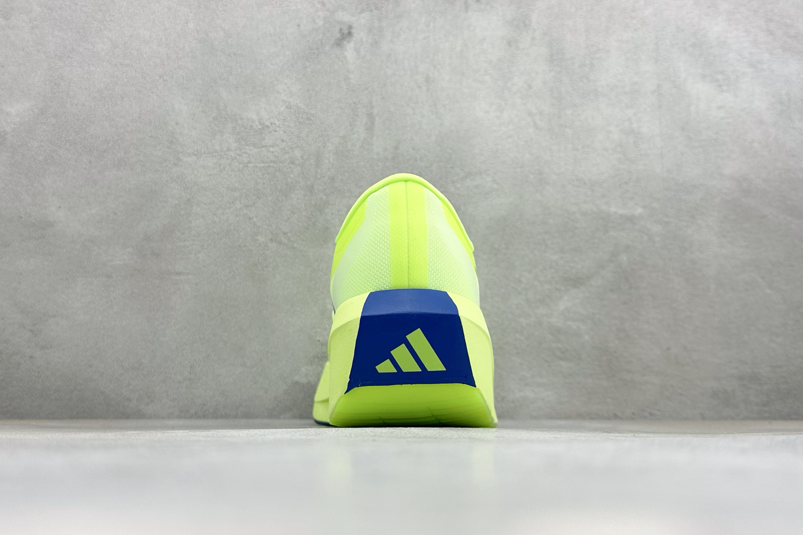 TY版AD ADIZERO EVO SL 2 阿迪超轻透气缓震跑鞋 以令人难以置信的138克重量,刷新了跑鞋轻量化的记录 TY版AD ADIZERO EVO SL 2 阿迪超轻透气缓震跑鞋 以令人难以置信的138克重量,刷新了跑鞋轻量化的记录