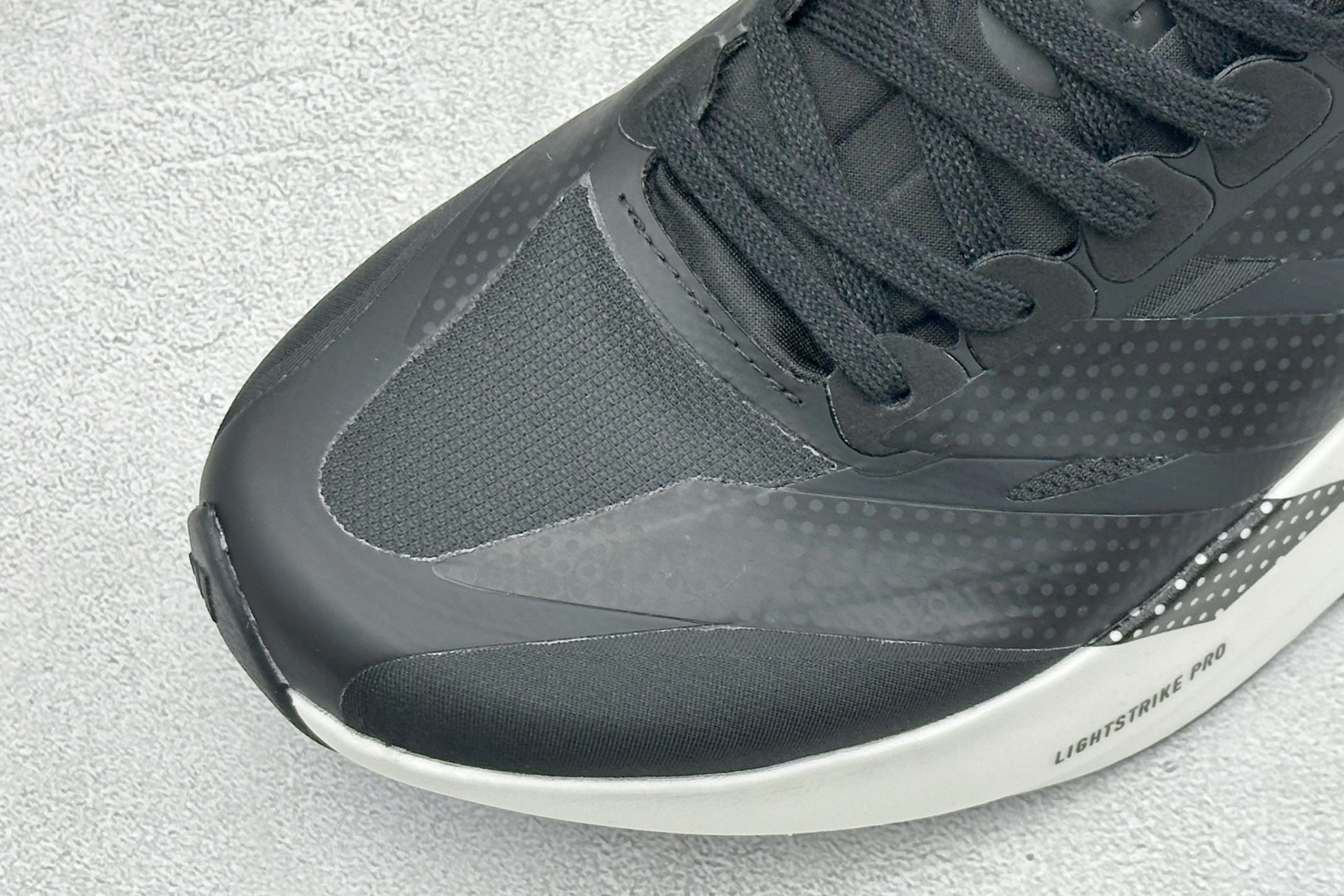 TY版AD ADIZERO EVO SL 2 阿迪超轻透气缓震跑鞋 以令人难以置信的138克重量，刷新了跑鞋轻量化的记录