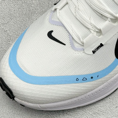 XM版Nike VOMERO 18 GTX 舒适减震防滑低帮跑步鞋 全掌ReactX泡绵中底 前掌和后跟还配备了Air XM版Nike VOMERO 18 GTX 舒适减震防滑低帮跑步鞋 全掌ReactX泡绵中底 前掌和后跟还配备了Air