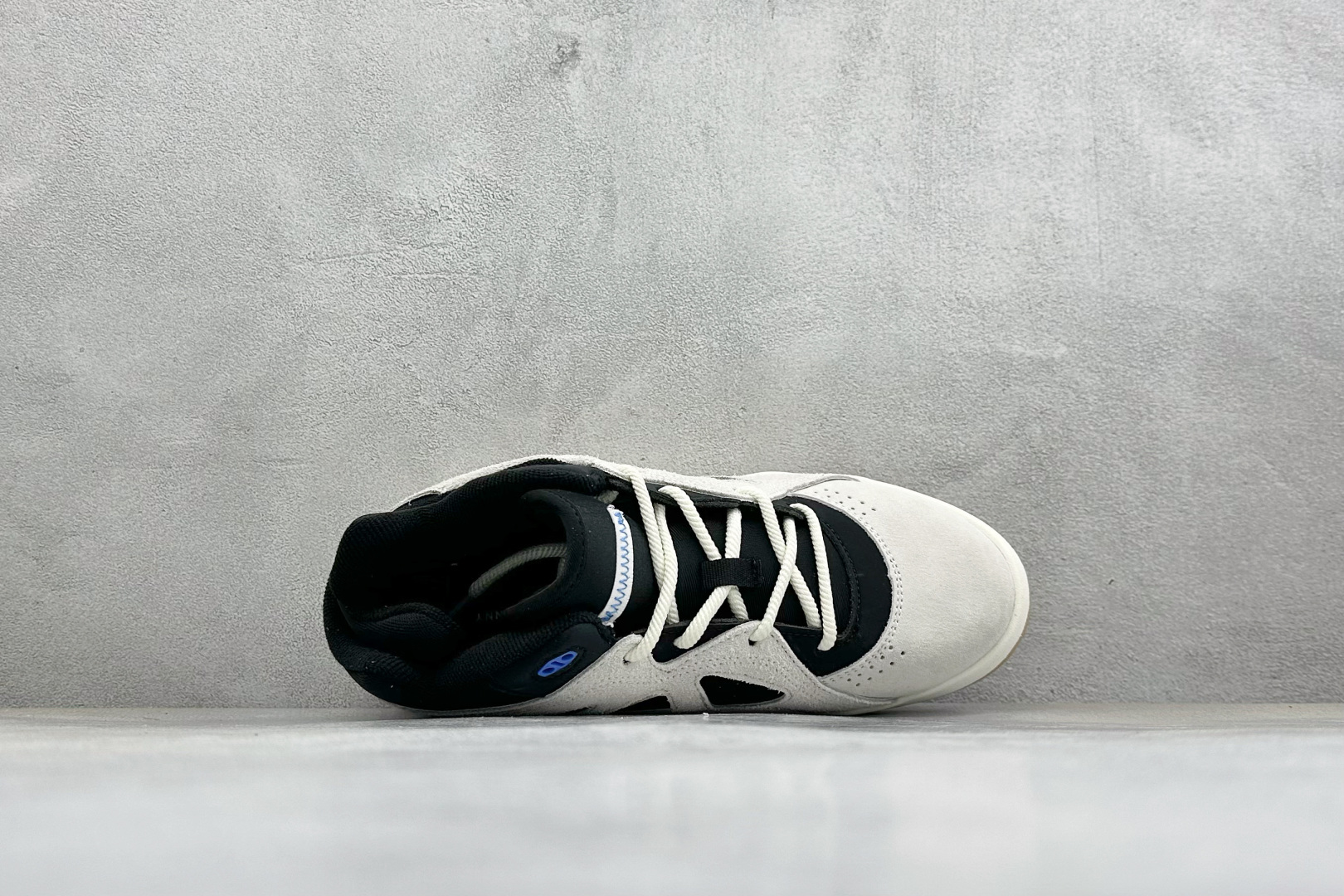 HZ版Adidas x Bad Bunny Badbo 1.0 阿迪达斯经典百搭篮球鞋 货号:JS3886 尺码:36 HZ版Adidas x Bad Bunny Badbo 1.0 阿迪达斯经典百搭篮球鞋 货号:JS3886 尺码:36