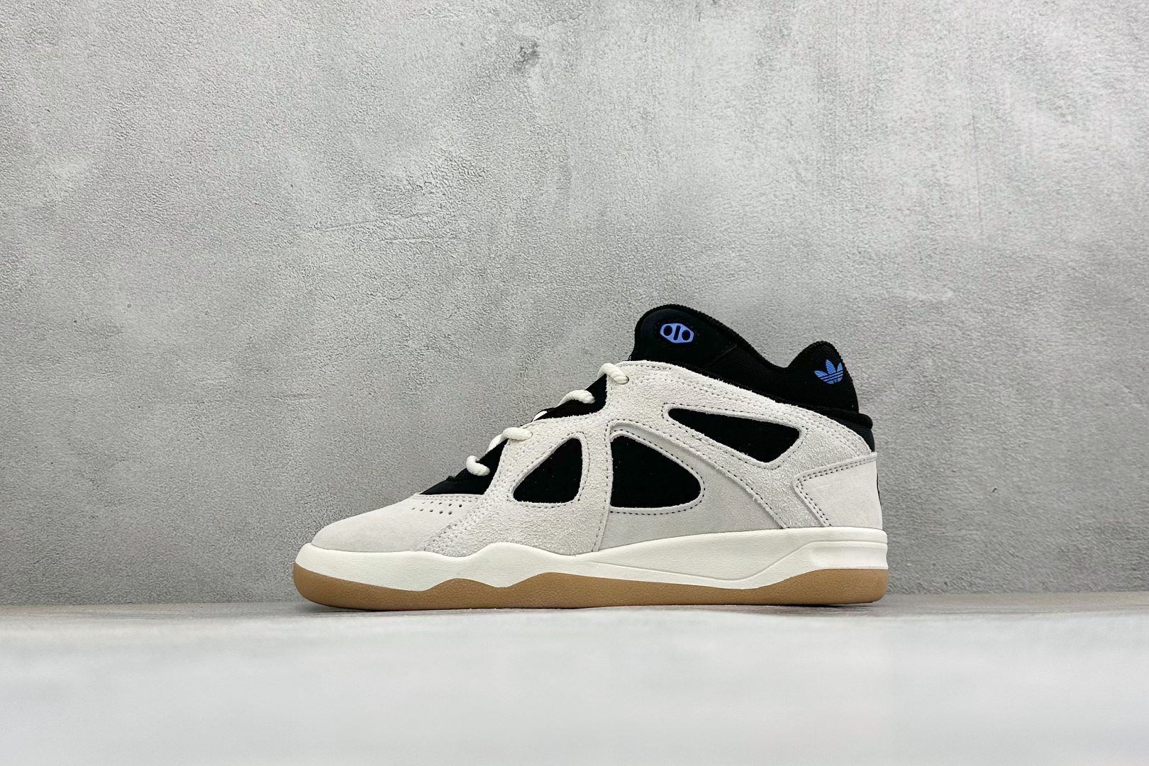 HZ版Adidas x Bad Bunny Badbo 1.0 阿迪达斯经典百搭篮球鞋 货号：JS3886 尺码：36 