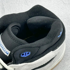 HZ版Adidas x Bad Bunny Badbo 1.0 阿迪达斯经典百搭篮球鞋 货号:JS3886 尺码:36 HZ版Adidas x Bad Bunny Badbo 1.0 阿迪达斯经典百搭篮球鞋 货号:JS3886 尺码:36