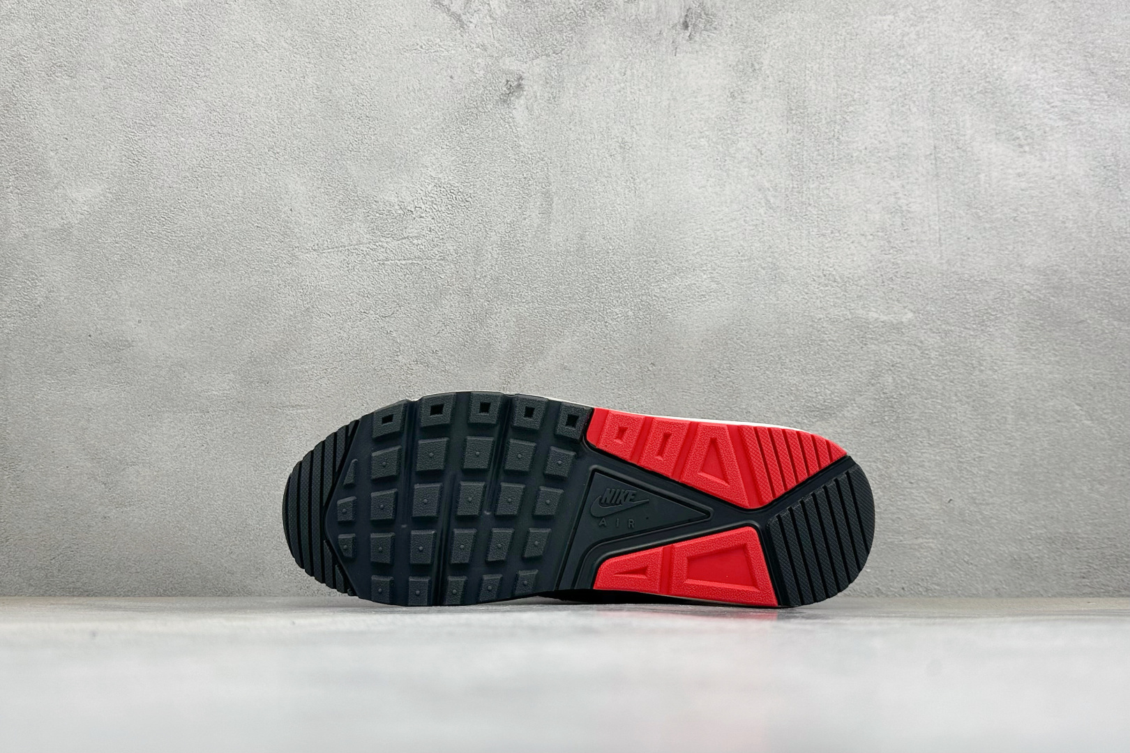 NK Air Max Correlate 关联系列低帮气垫百搭休闲运动慢跑鞋 选用网眼鞋面 脚感舒适透气 鞋舌、鞋侧及后