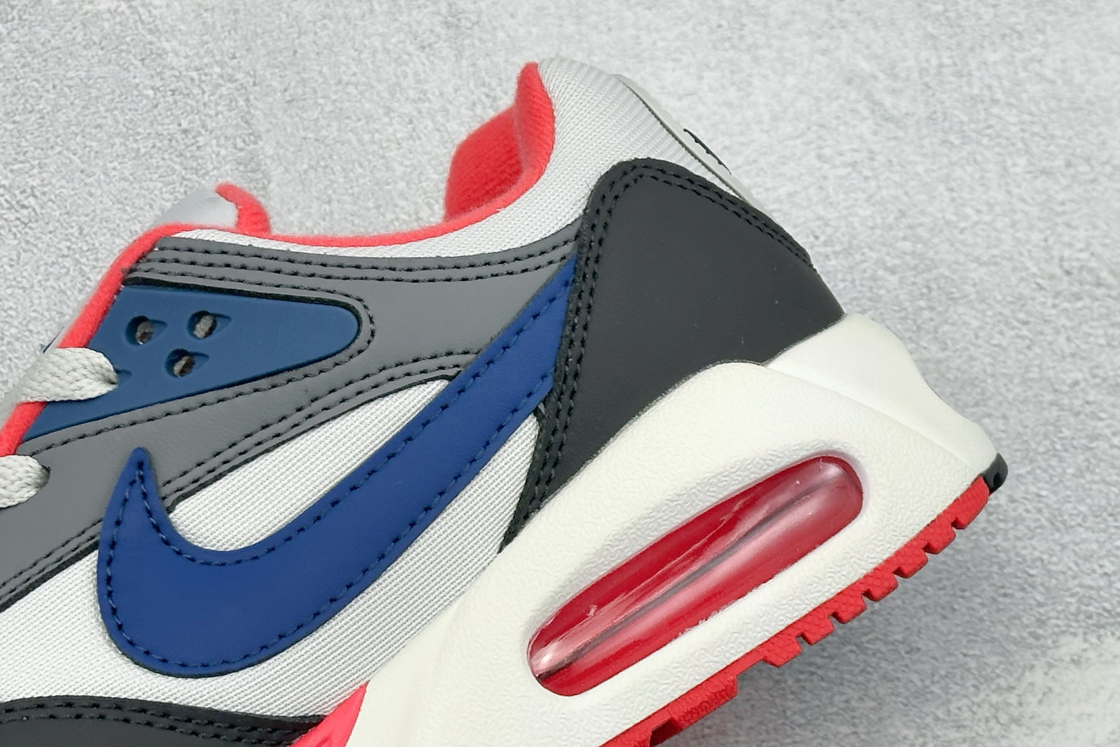 NK Air Max Correlate 关联系列低帮气垫百搭休闲运动慢跑鞋 选用网眼鞋面 脚感舒适透气 鞋舌、鞋侧及后