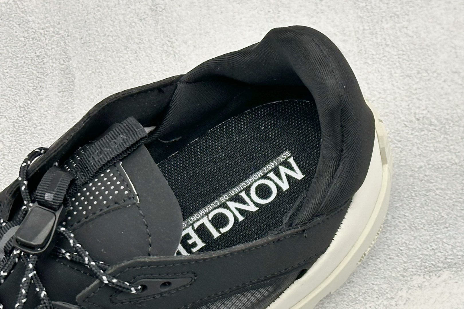 Moncler 盟可睐/蒙口 Trailgrip GTX 抗撕裂材质山地户外运动鞋 鞋身采用Cordura防撕裂尼龙/G Moncler 盟可睐/蒙口 Trailgrip GTX 抗撕裂材质山地户外运动鞋 鞋身采用Cordura防撕裂尼龙/G