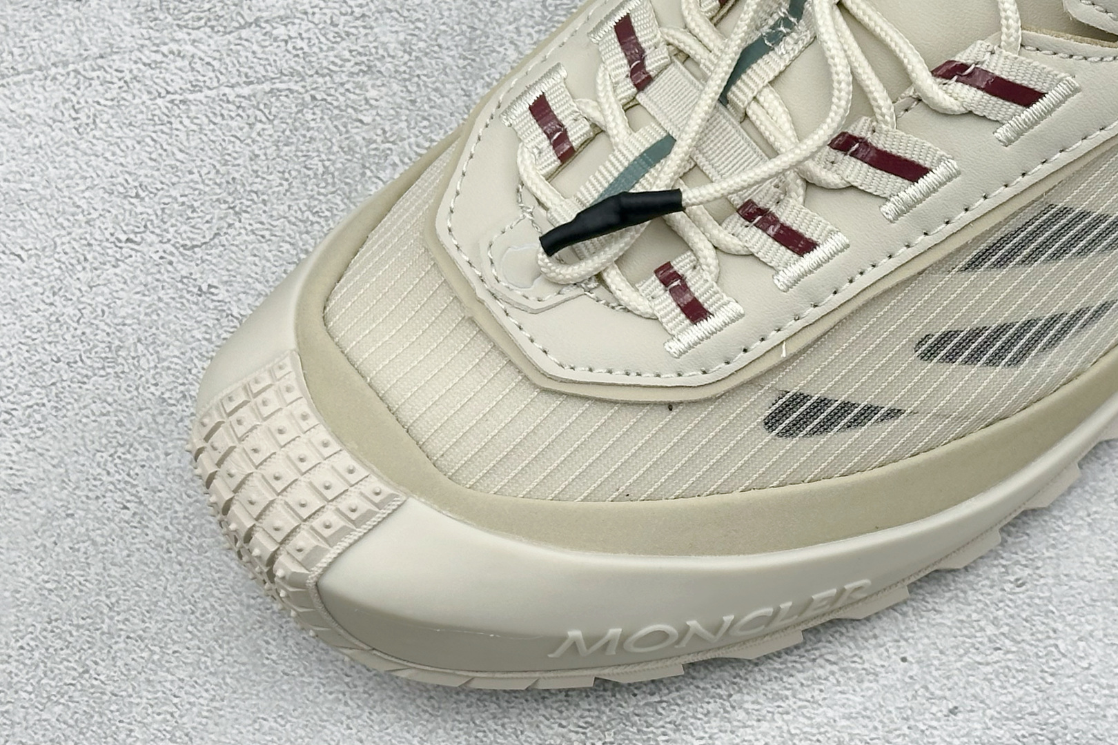 Moncler 盟可睐/蒙口 Trailgrip GTX 抗撕裂材质山地户外运动鞋 鞋身采用Cordura防撕裂尼龙/G Moncler 盟可睐/蒙口 Trailgrip GTX 抗撕裂材质山地户外运动鞋 鞋身采用Cordura防撕裂尼龙/G