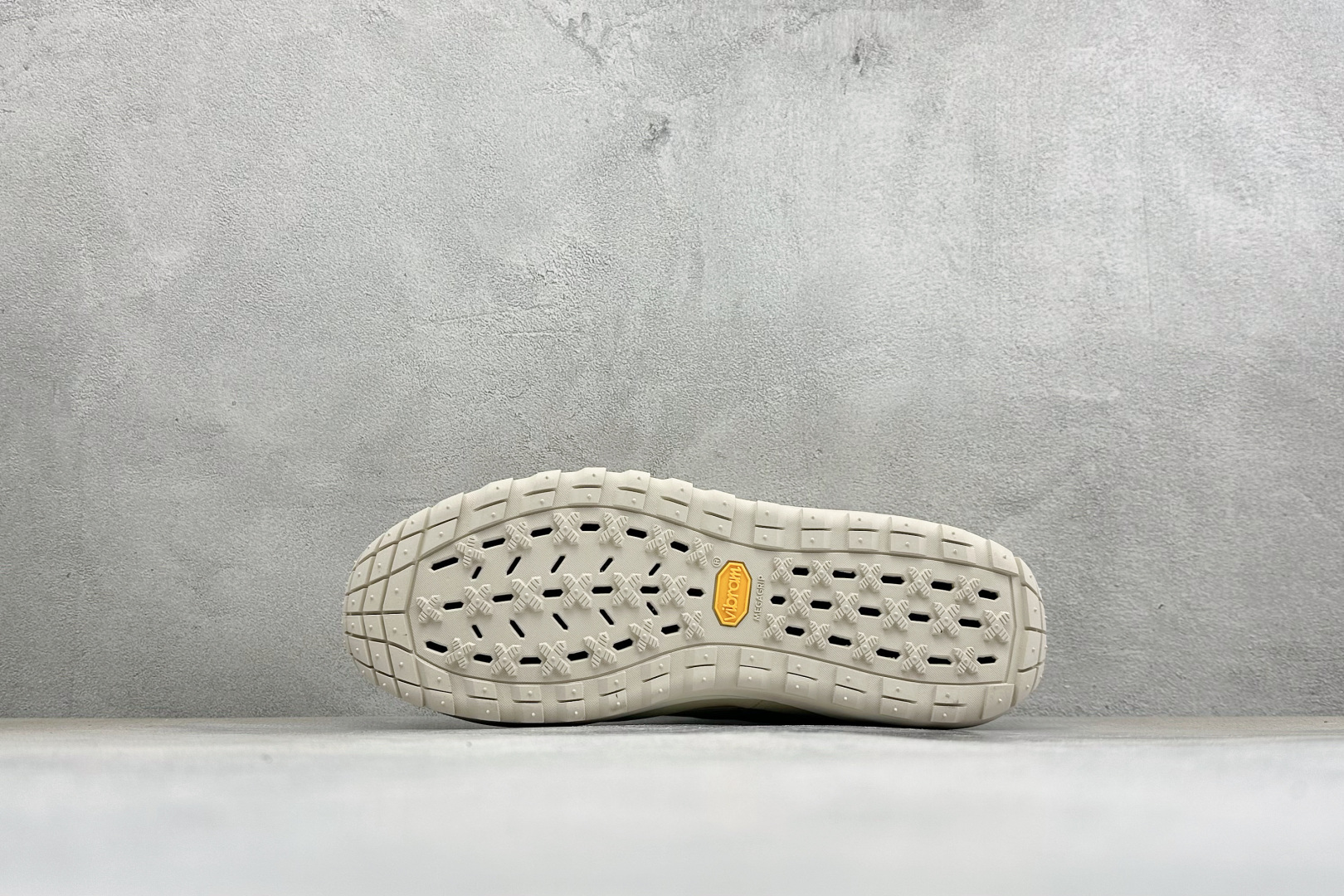 Moncler 盟可睐/蒙口 Trailgrip GTX 抗撕裂材质山地户外运动鞋 鞋身采用Cordura防撕裂尼龙/G Moncler 盟可睐/蒙口 Trailgrip GTX 抗撕裂材质山地户外运动鞋 鞋身采用Cordura防撕裂尼龙/G