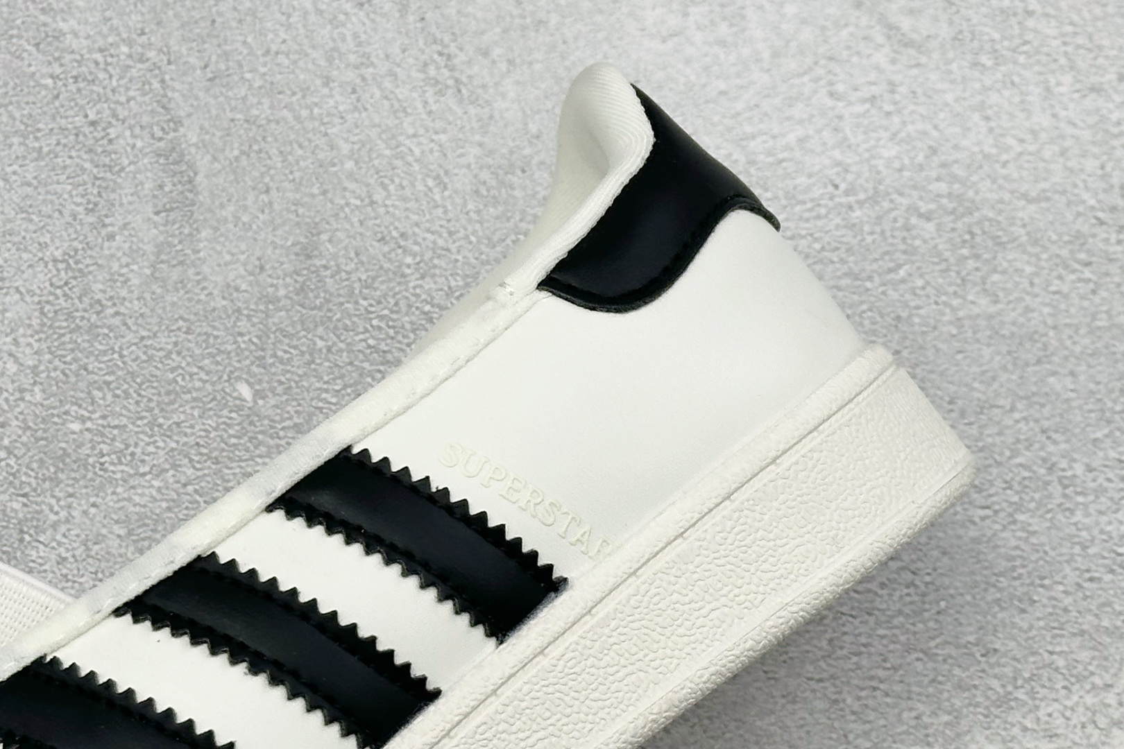 Adidas originals × Jennie SUPERSTAR Sq Ballet 平底玛丽珍生活休闲鞋 货号：