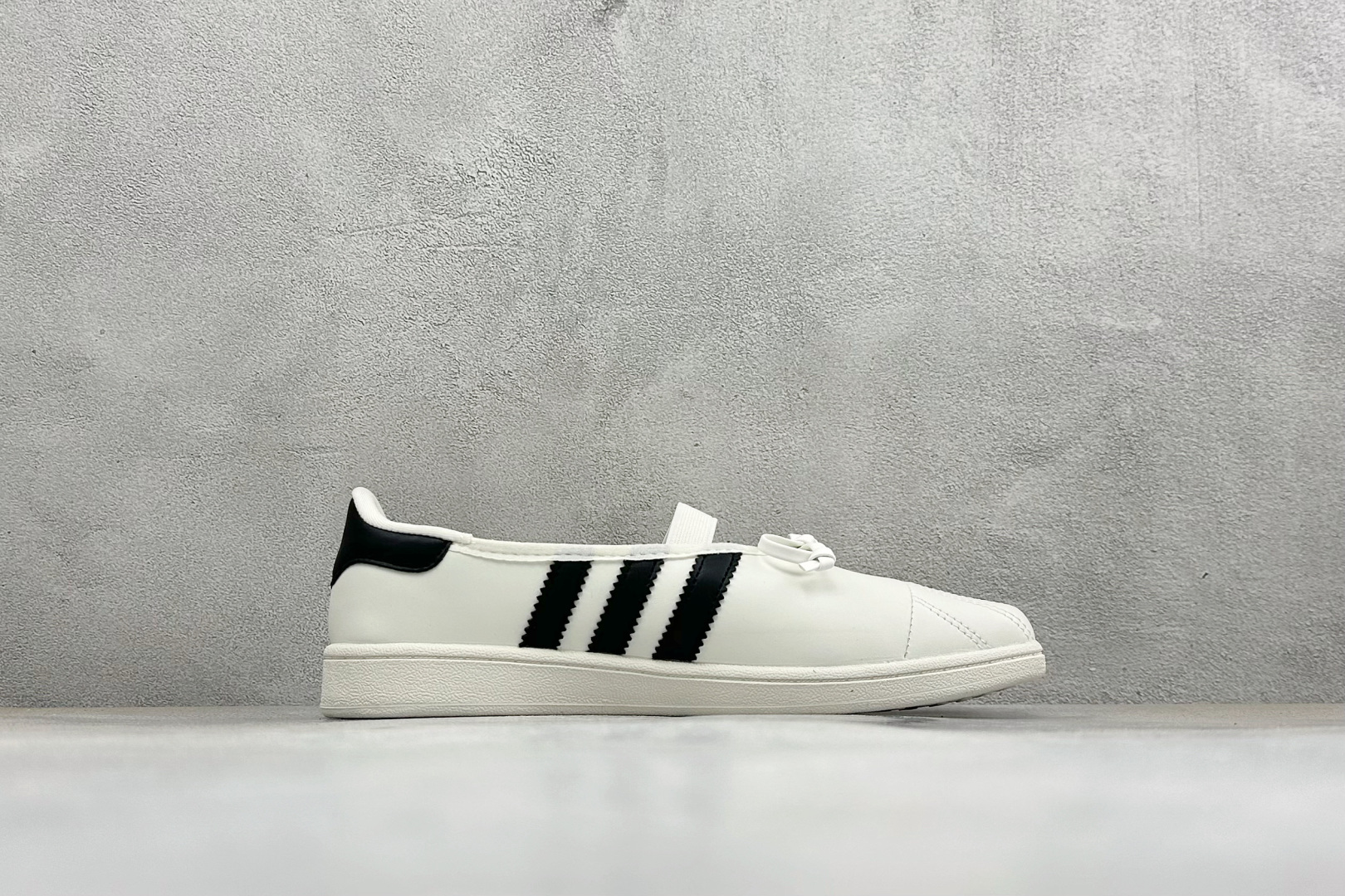Adidas originals × Jennie SUPERSTAR Sq Ballet 平底玛丽珍生活休闲鞋 货号：