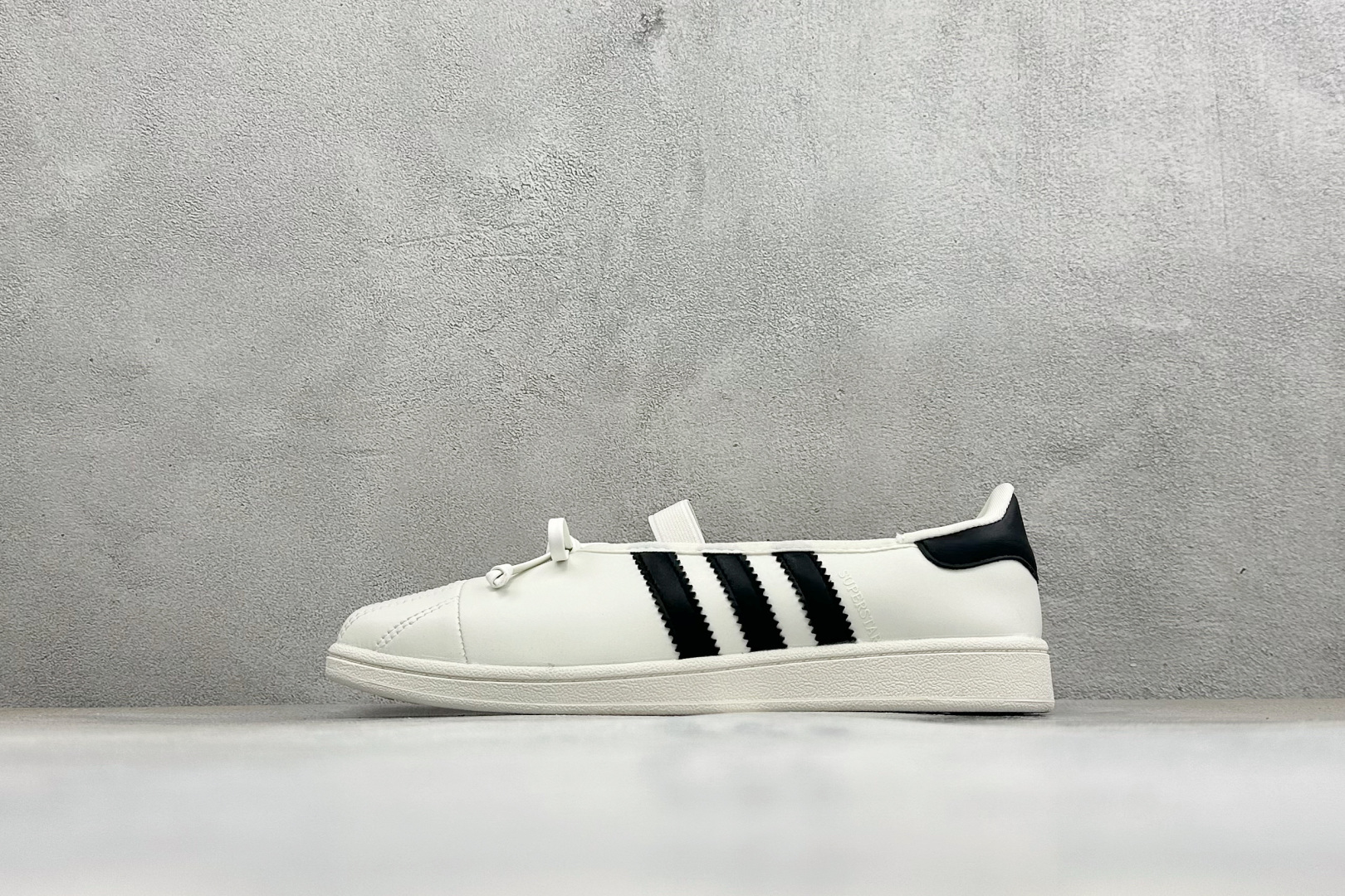Adidas originals × Jennie SUPERSTAR Sq Ballet 平底玛丽珍生活休闲鞋 货号：