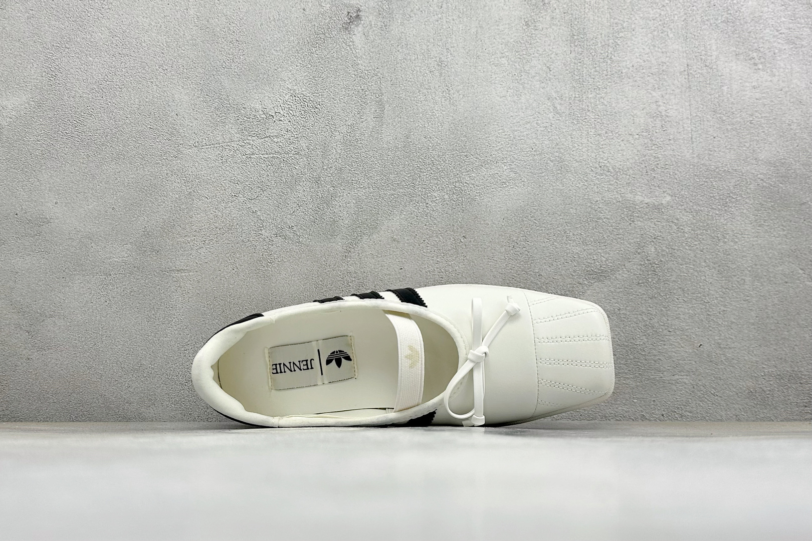 Adidas originals × Jennie SUPERSTAR Sq Ballet 平底玛丽珍生活休闲鞋 货号：