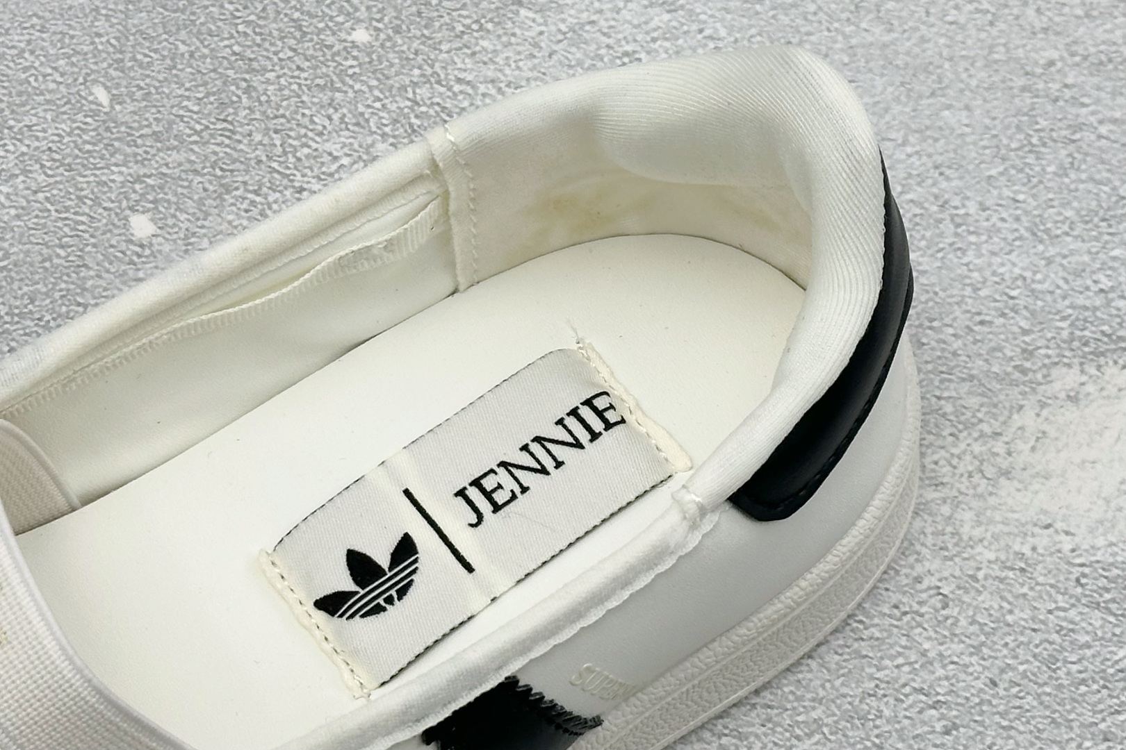 Adidas originals × Jennie SUPERSTAR Sq Ballet 平底玛丽珍生活休闲鞋 货号：