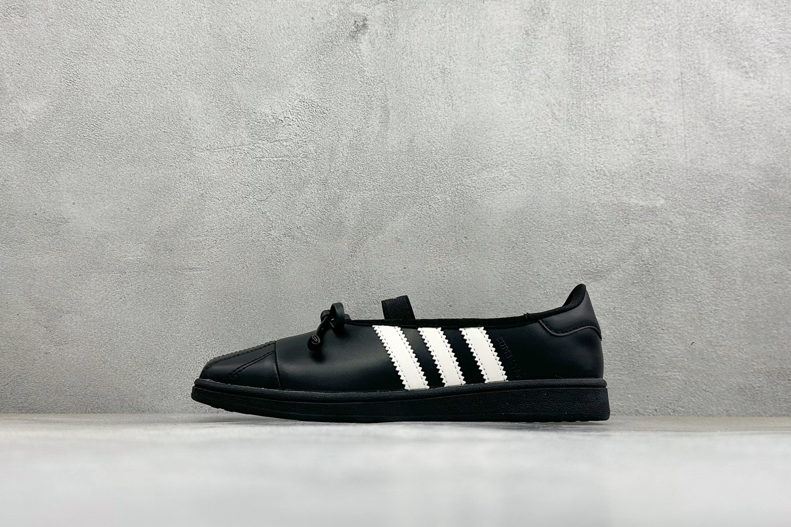 Adidas originals × Jennie SUPERSTAR Sq Ballet 平底玛丽珍生活休闲鞋 货号：