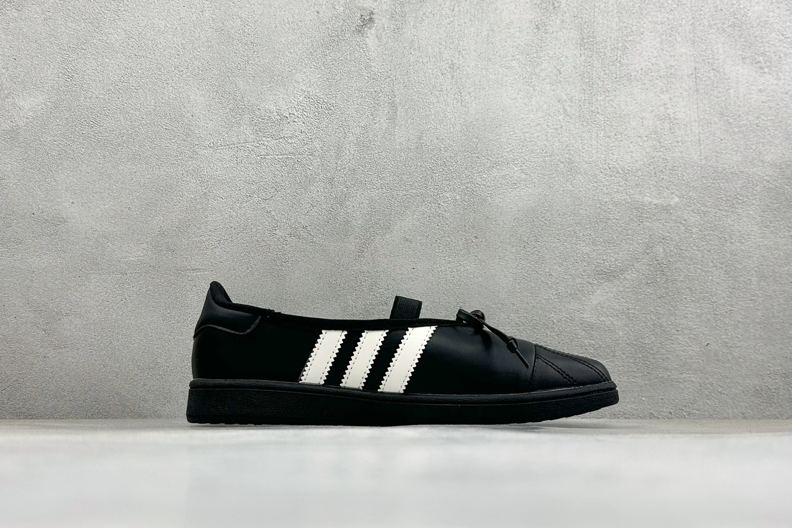 Adidas originals × Jennie SUPERSTAR Sq Ballet 平底玛丽珍生活休闲鞋 货号：