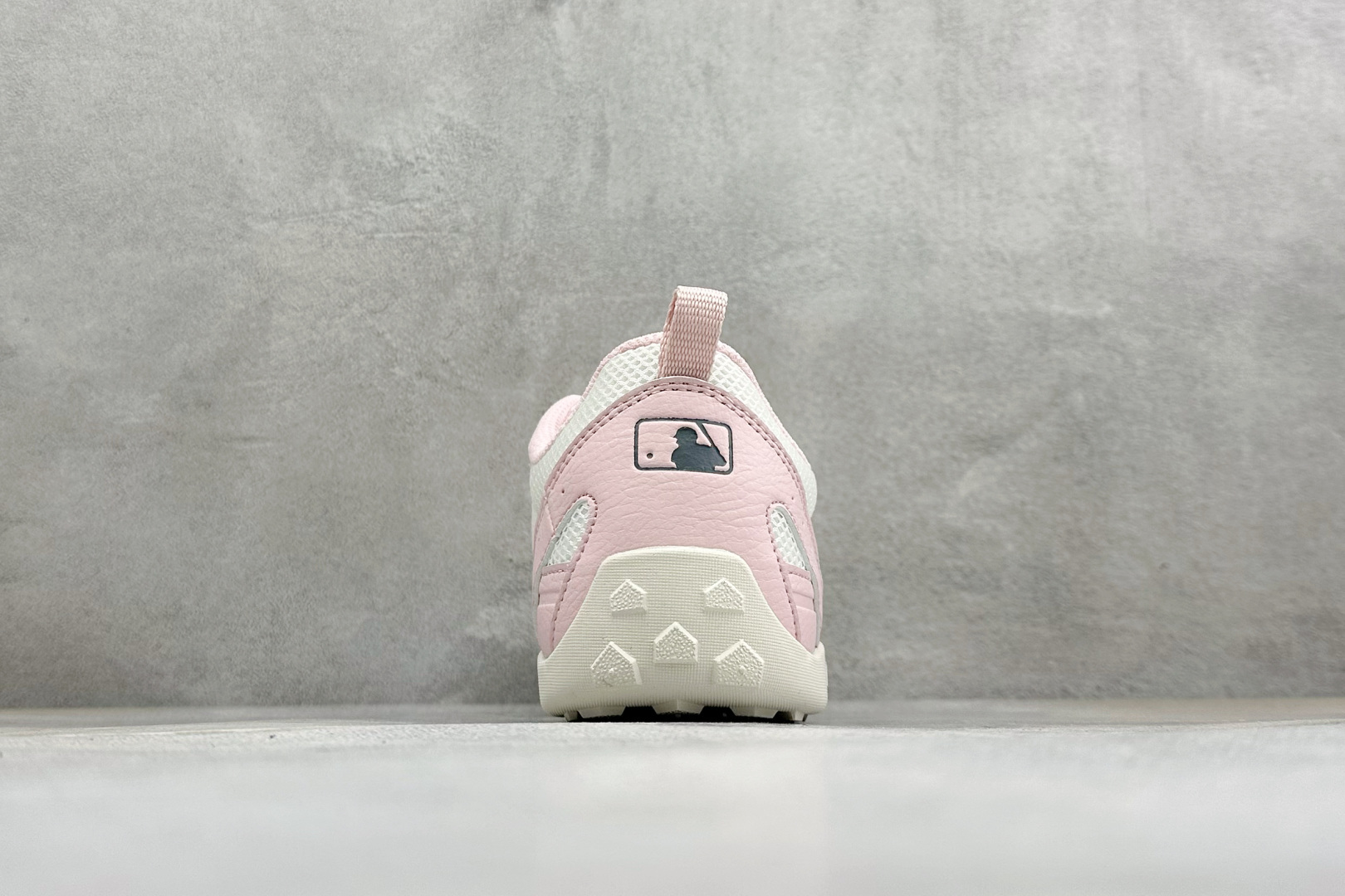 XB版MLB OLLE 纽约洋基队 复古千禧风 防滑轻便透气 低帮精灵薄底德训鞋 货号：3ACVOL16N 尺码：35-