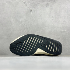 TY版AD ADIZERO EVO SL 2 阿迪超轻透气缓震跑鞋 以令人难以置信的138克重量,刷新了跑鞋轻量化的记录 TY版AD ADIZERO EVO SL 2 阿迪超轻透气缓震跑鞋 以令人难以置信的138克重量,刷新了跑鞋轻量化的记录